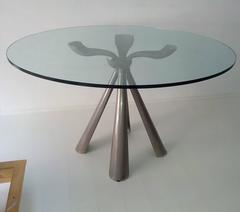 Italian Elegant Centre or Dining Table by Vittorio Introini for Saporiti, Signed