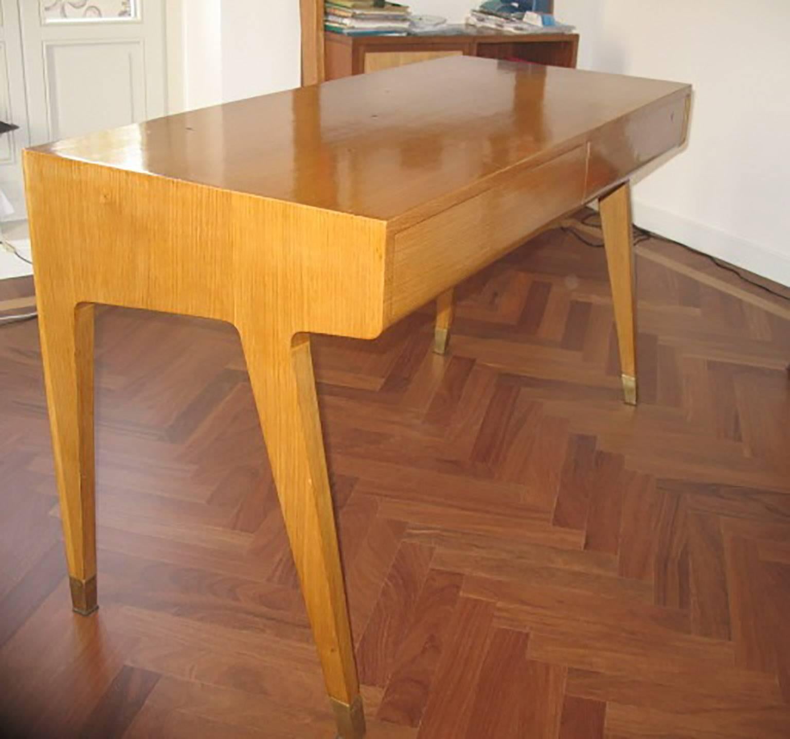 Mid-Century Modern Italian Excellent Desk Designed by Gio Ponti for a Private Commission in Milano