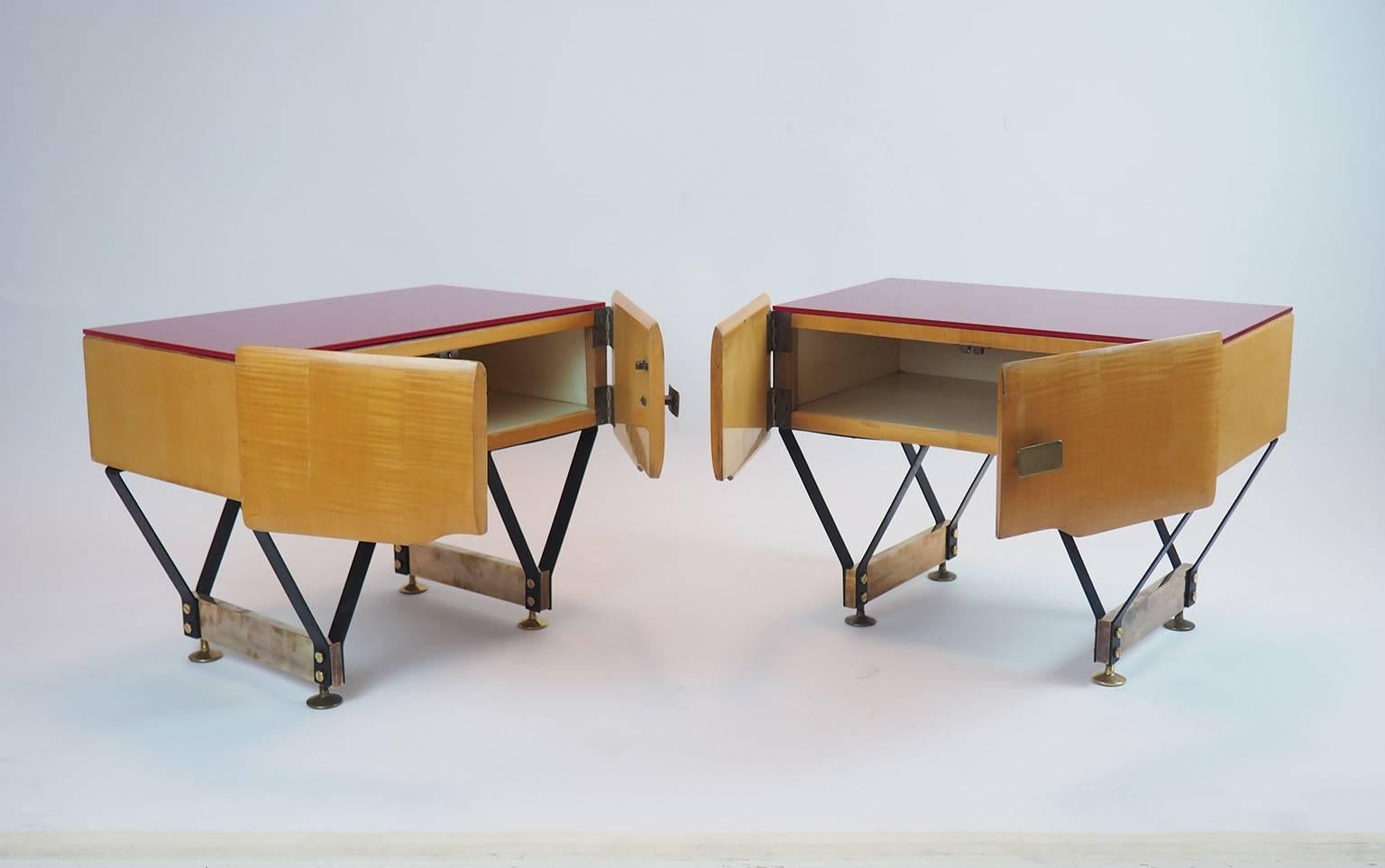 Mid-20th Century Italian Pair of Wood Bedside tables  Nightstands attribuited to Dassi Milano1950