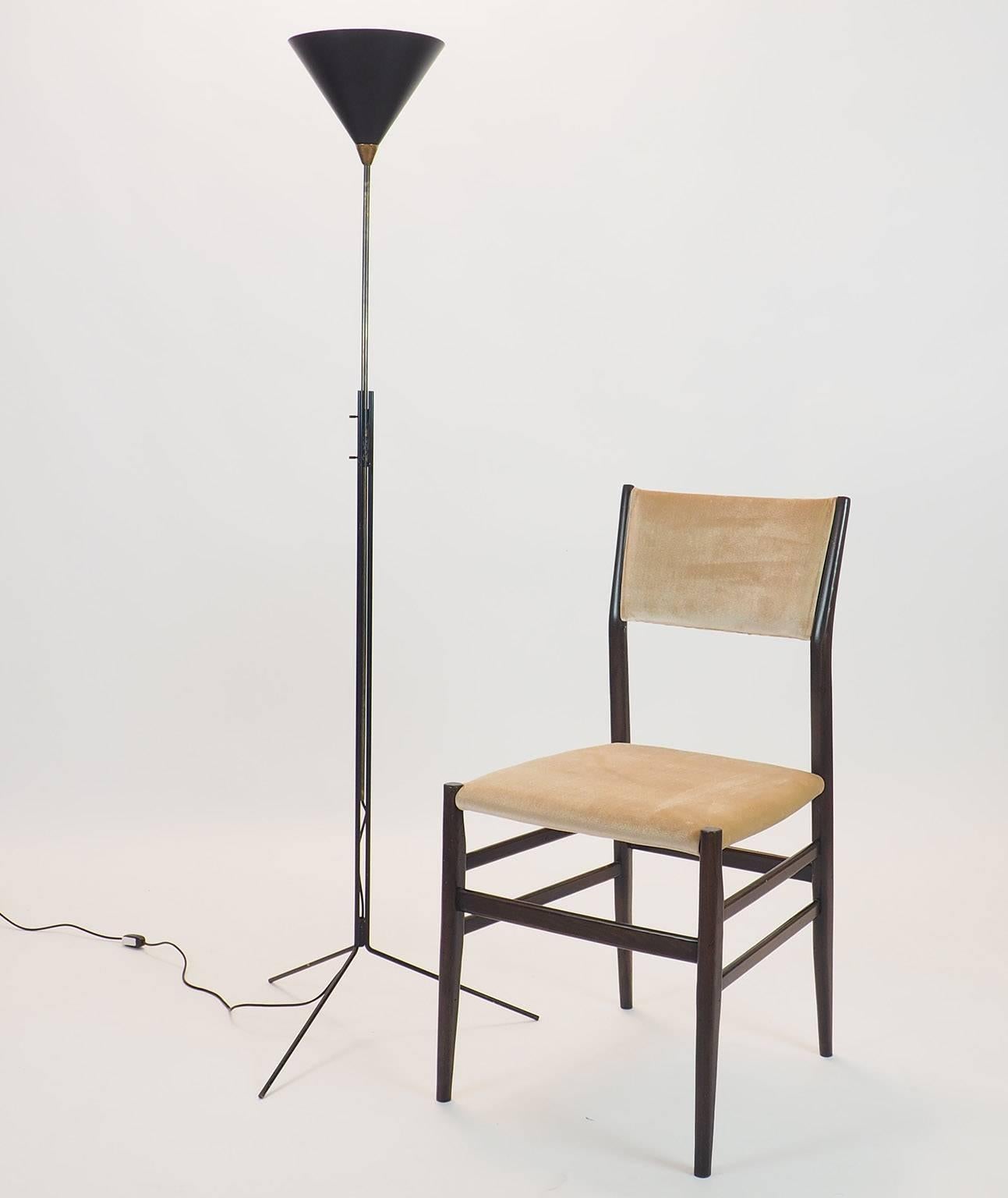 Mid-Century Modern Tito Agnoli Adjustable Floor Lamp with Black Conic Reflector, Milano, 1950s For Sale