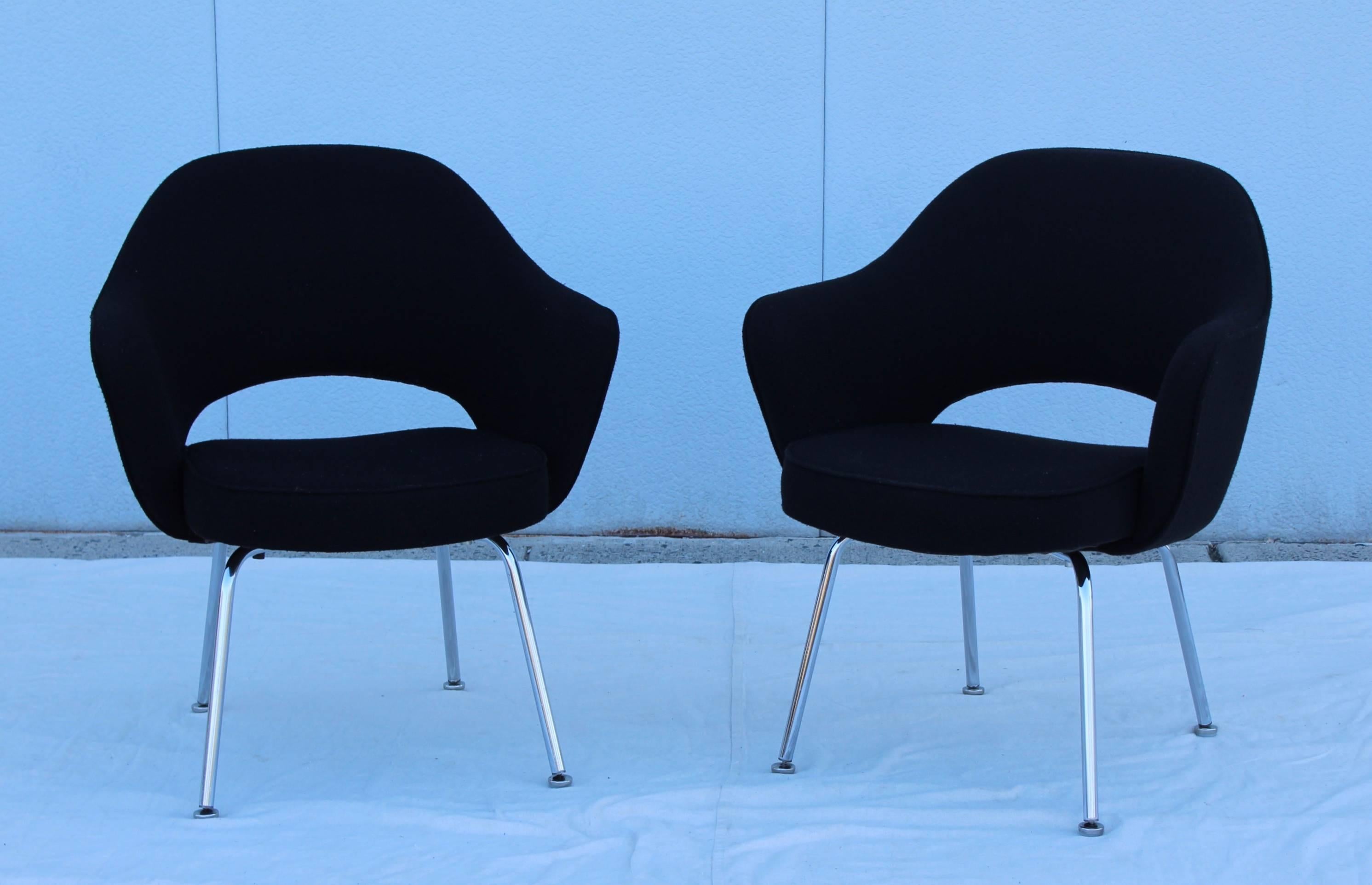 Set of eight 1960s Eero Saarinen executive chairs. In vintage knoll upholstery.