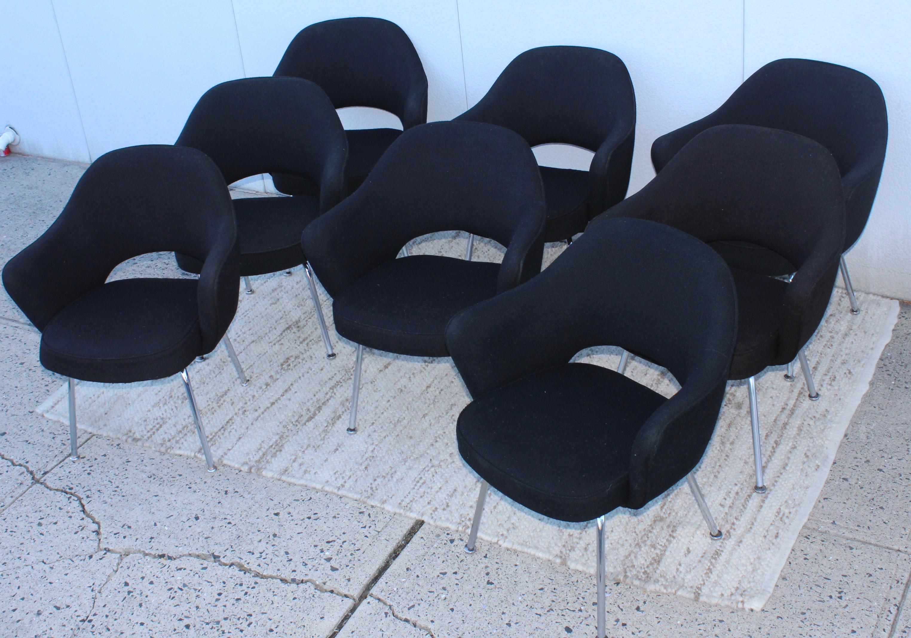 Eight Eero Saarinen Executive Chairs (Moderne der Mitte des Jahrhunderts)