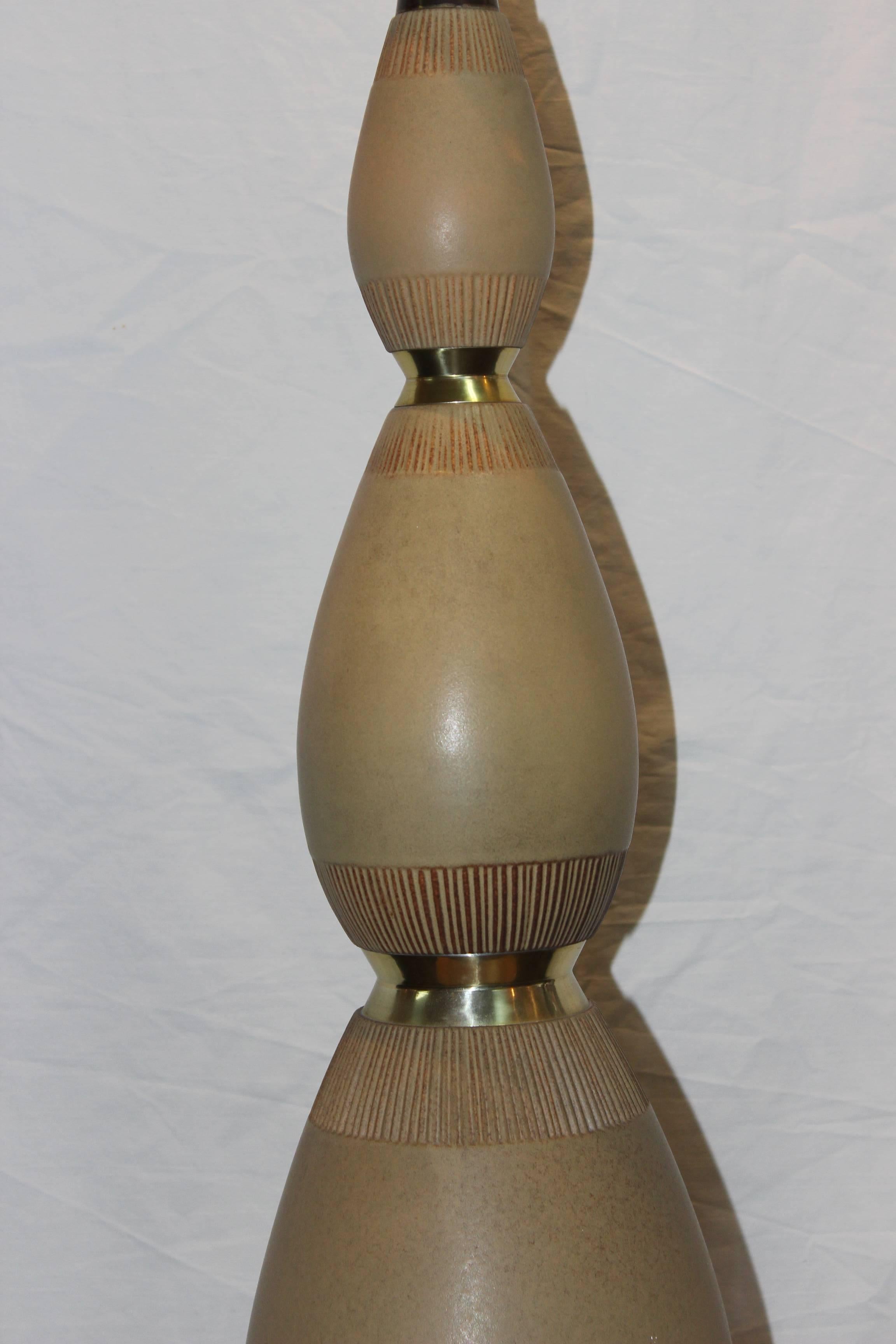 Large Gerald Thurston For Lightolier Table Lamp  In Good Condition For Sale In New York, NY