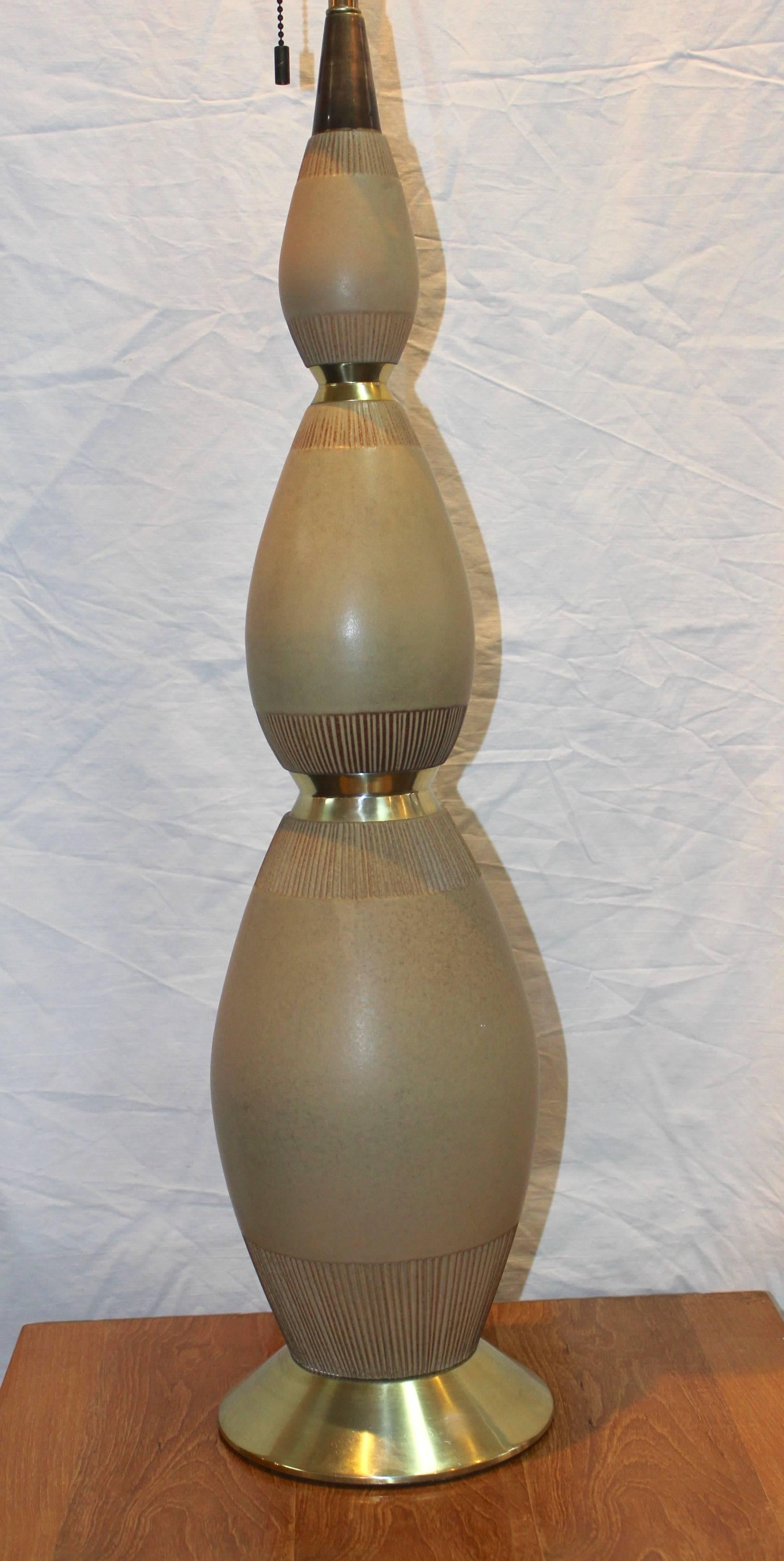 Mid-Century Modern Large Gerald Thurston For Lightolier Table Lamp  For Sale