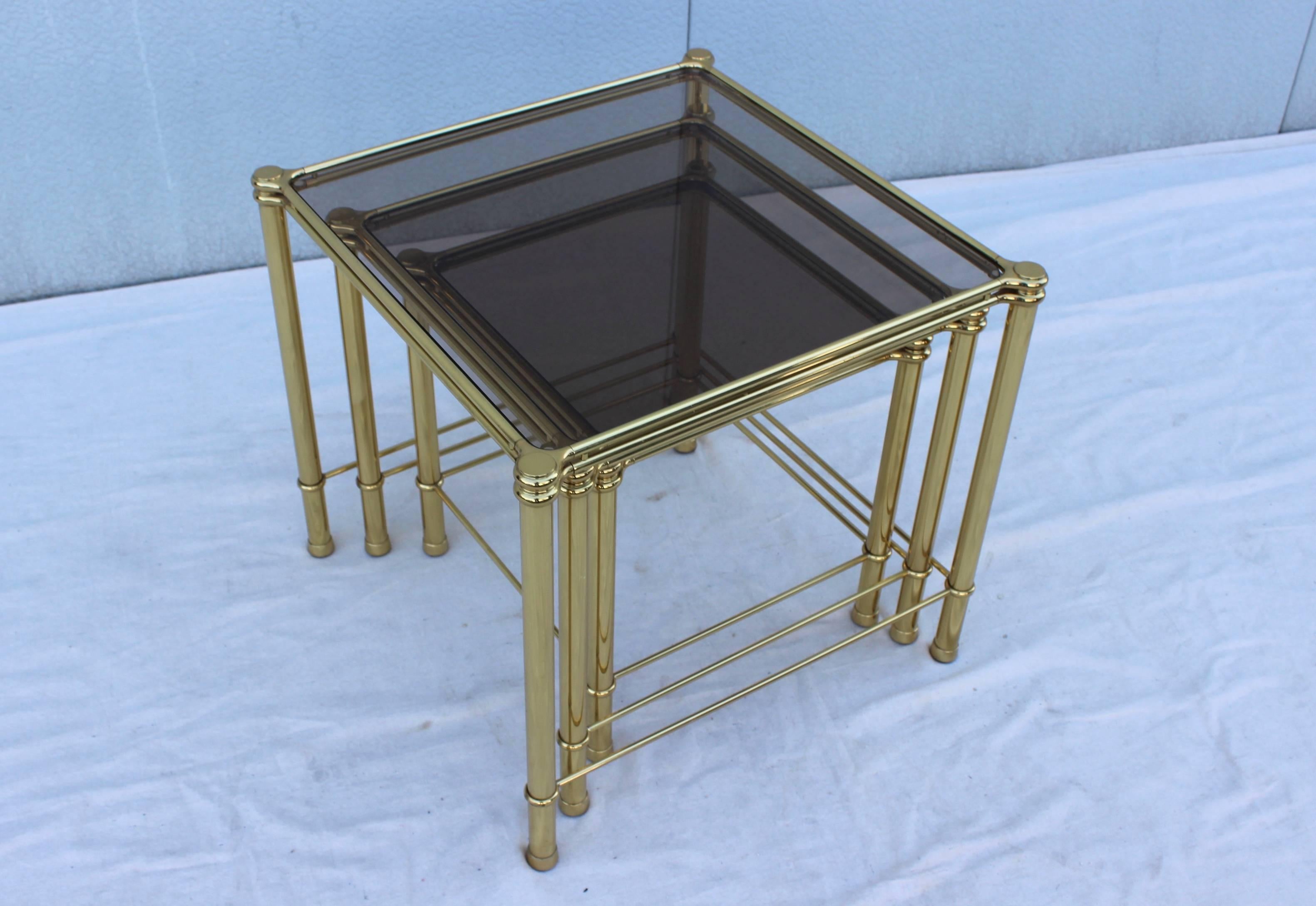 1960's Mid-Century Modern Italian Brass And Glass Nesting Tables In Good Condition For Sale In New York, NY