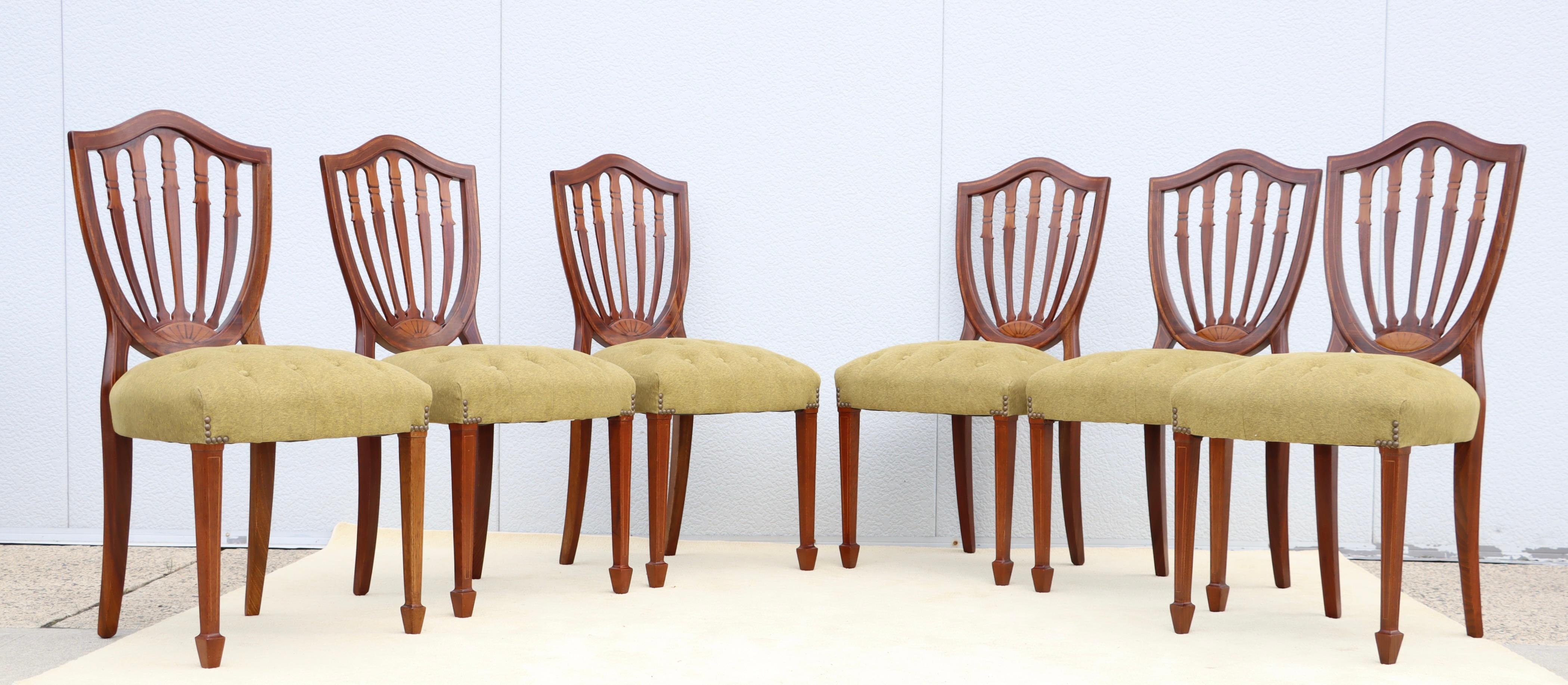 Tissu Chaises de salle à manger en acajou italien à dossier en coquille des années 1950, ensemble de 6 chaises en vente