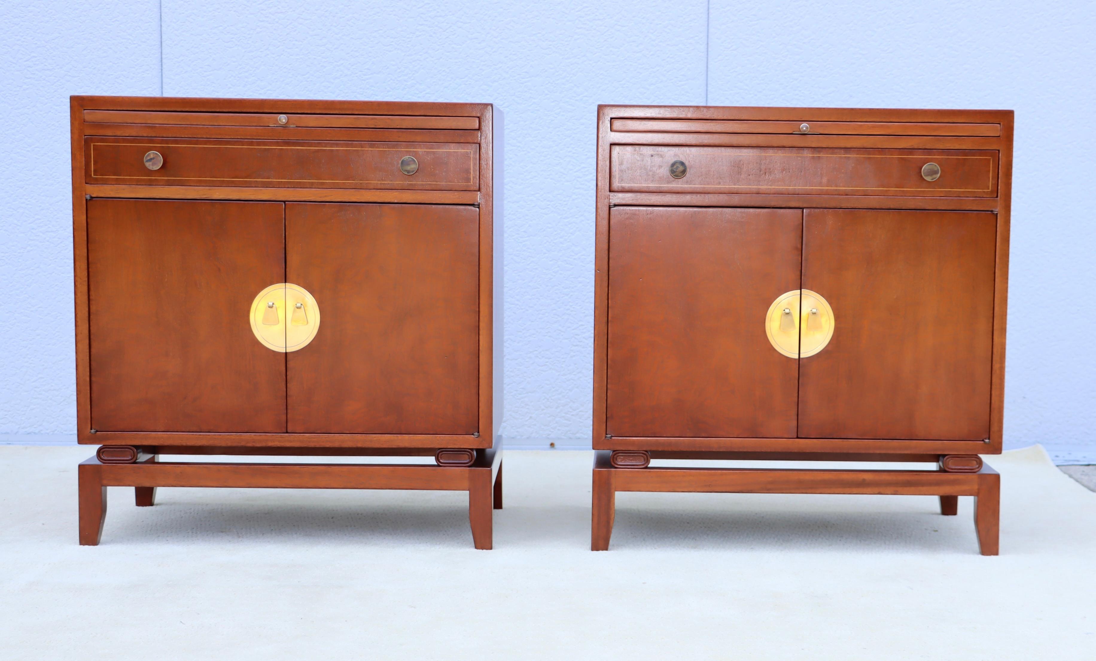American Rare Pair Of Tommi Parzinger For Charak Modern Mahogany And Brass Night Stands For Sale