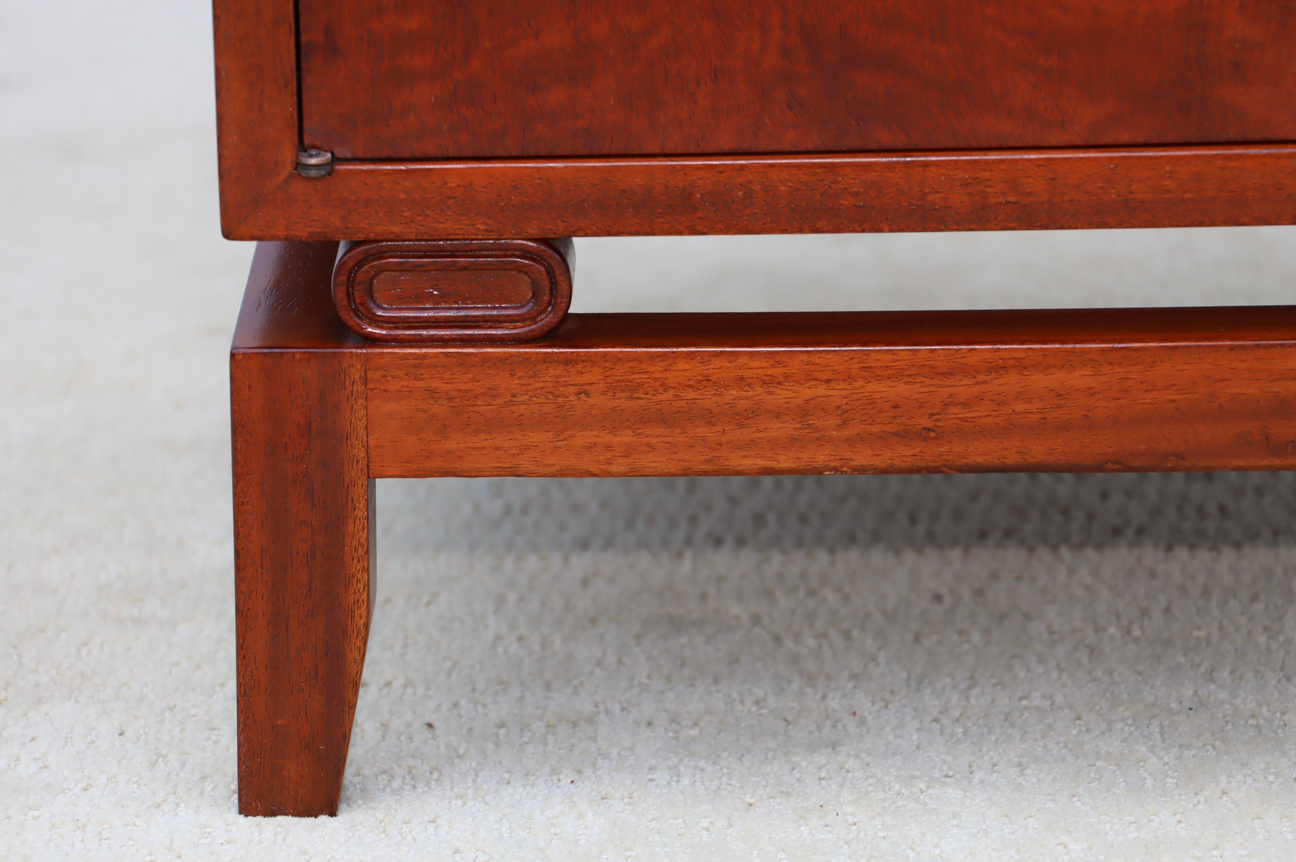 Rare Pair Of Tommi Parzinger For Charak Modern Mahogany And Brass Night Stands For Sale 7