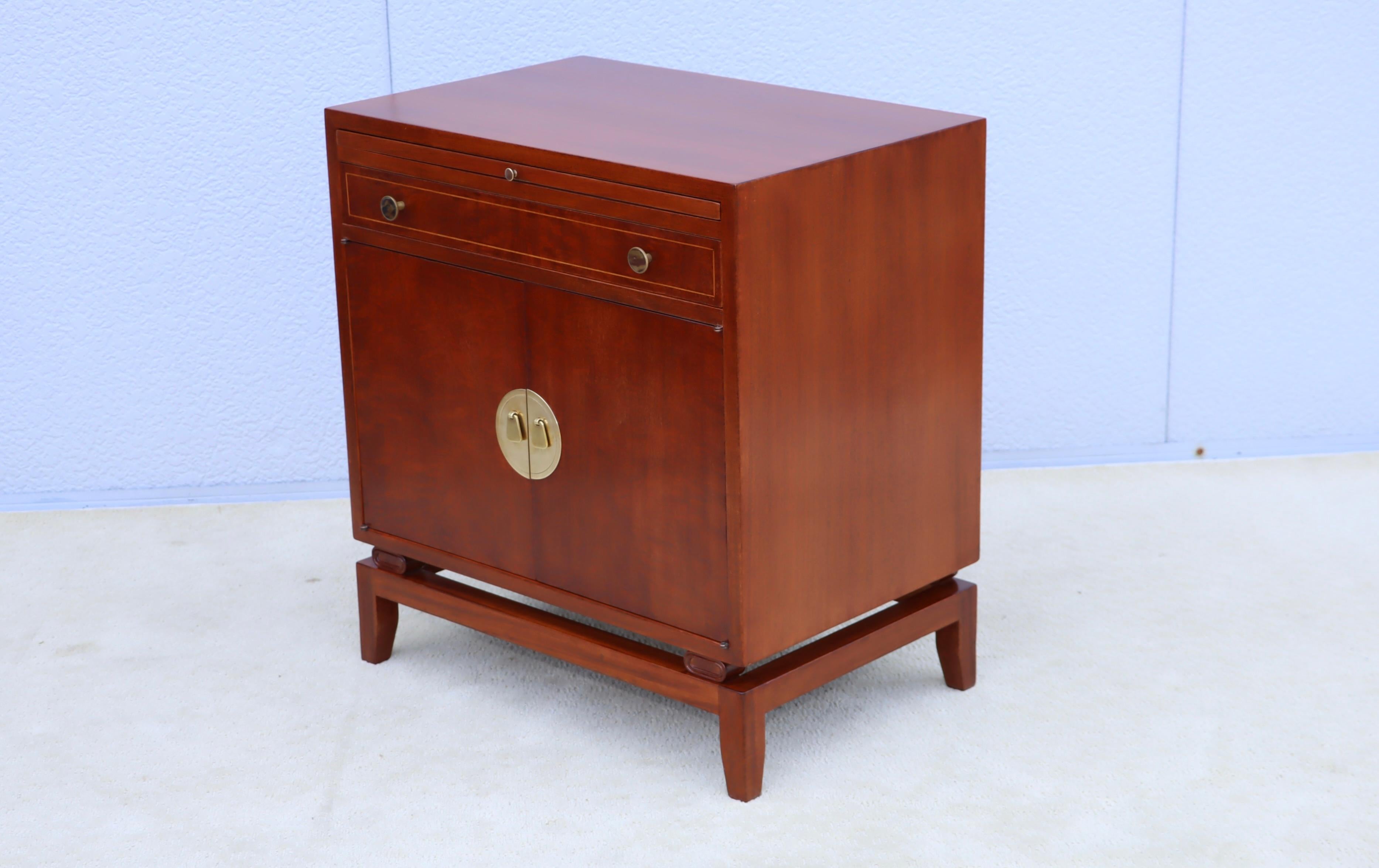 Rare Pair Of Tommi Parzinger For Charak Modern Mahogany And Brass Night Stands For Sale 13