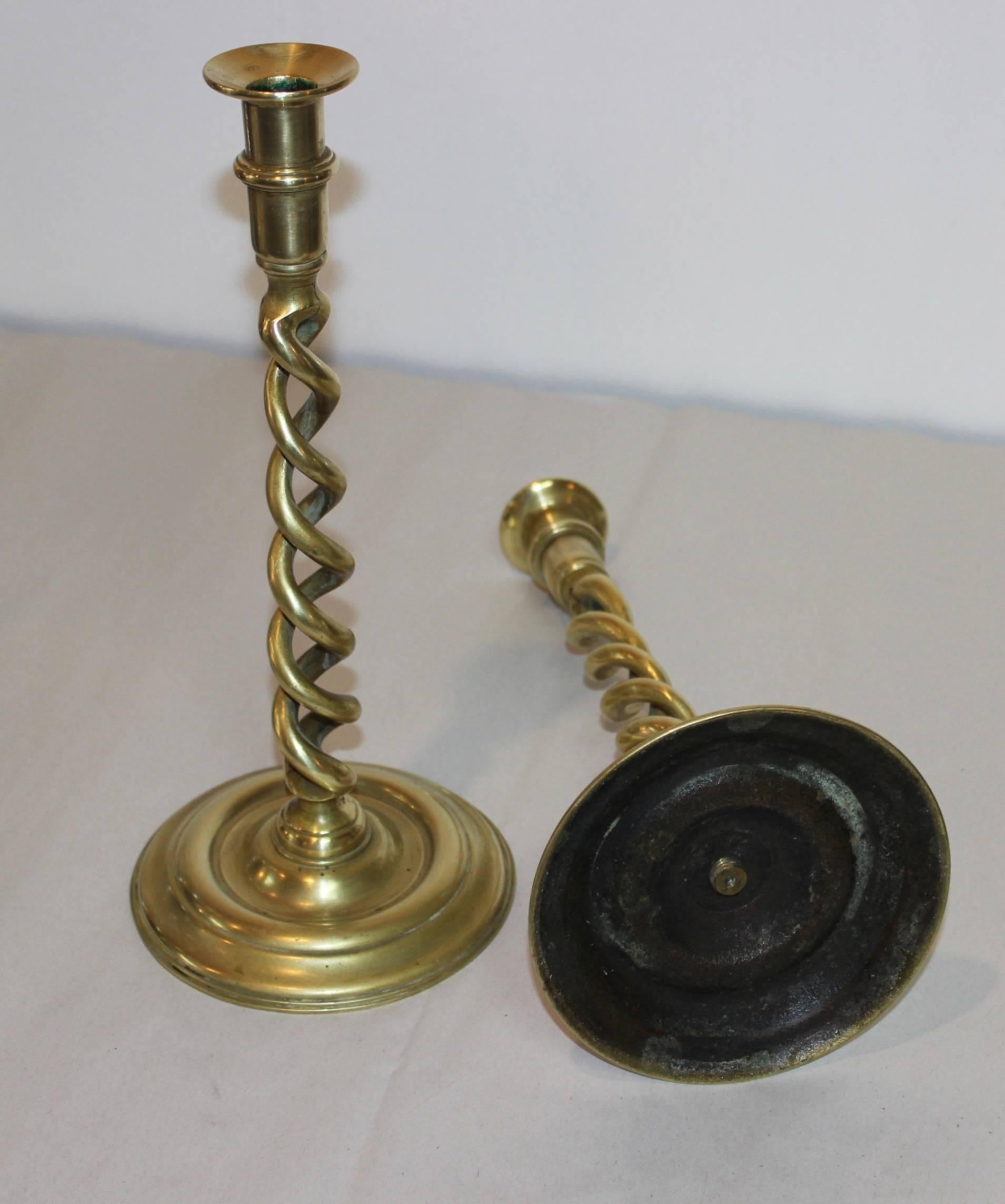 1940s English Brass Spiral Twist Candlesticks In Good Condition In New York, NY