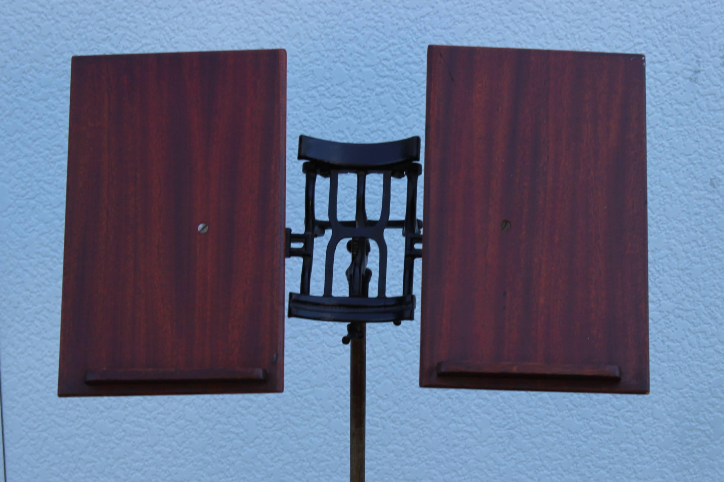 pedestal book stand