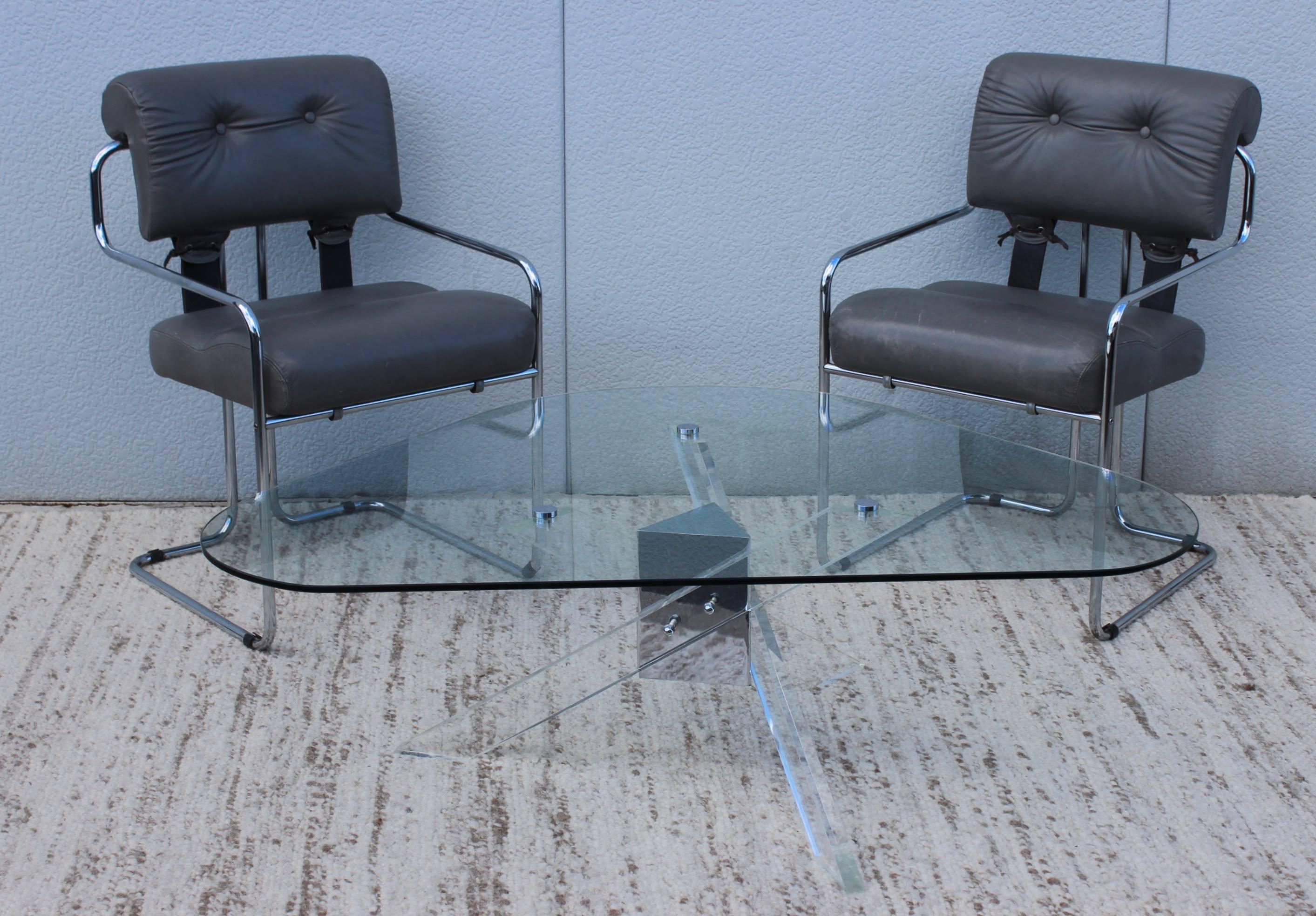 Mid-Century Modern 1970s Kidney Shape Lucite and Chrome Coffee Table