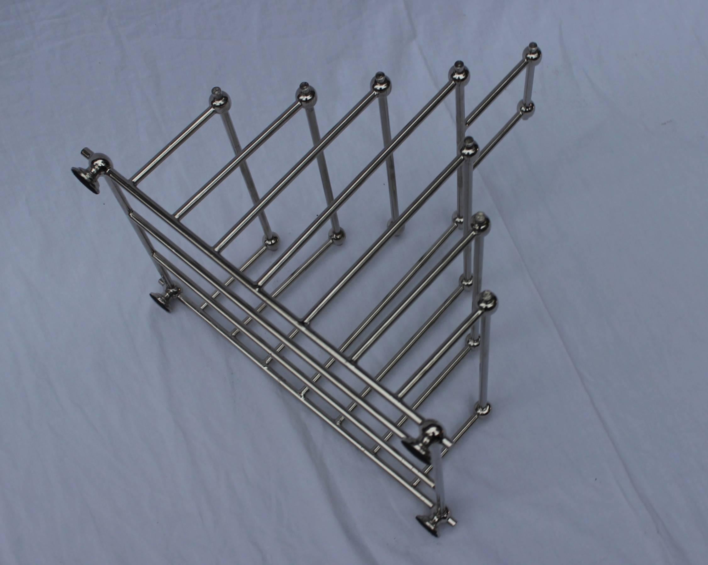 1980s Chrome Magazine Holder In Excellent Condition For Sale In New York, NY