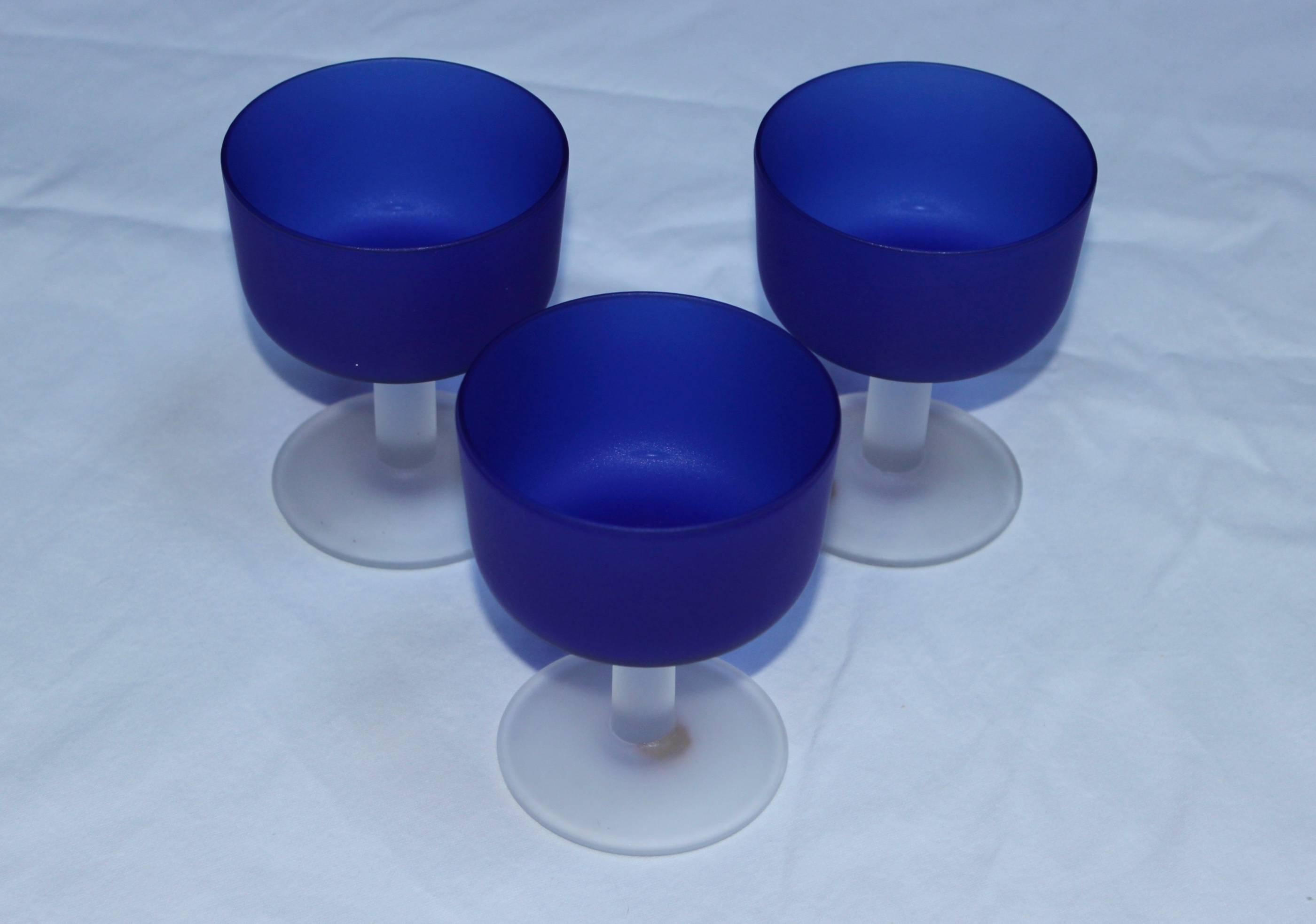 1970's Blue Glass Italian Set Of 12  Glass Goblets In Good Condition For Sale In New York, NY