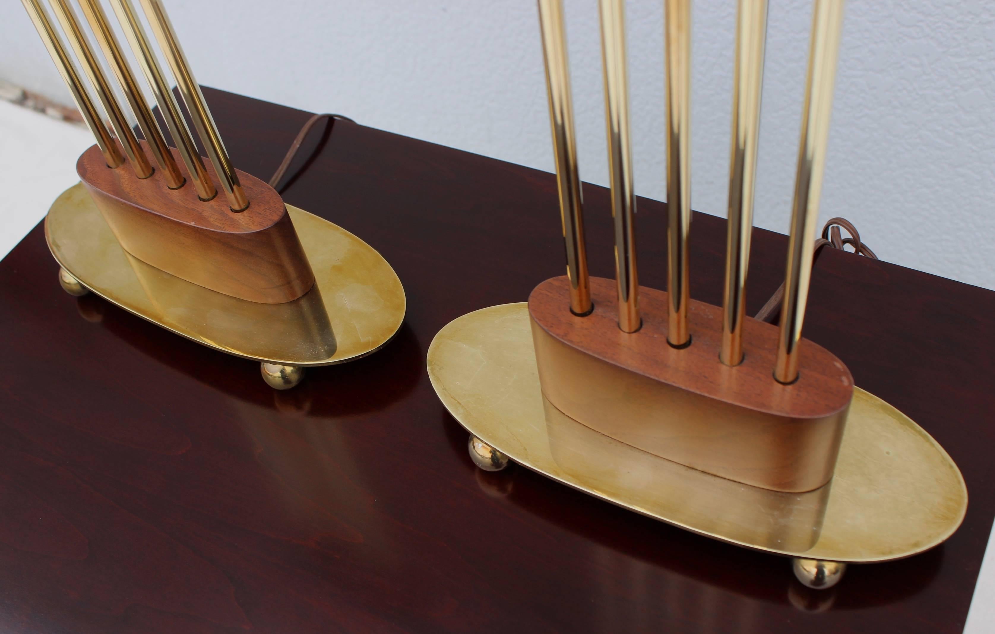 1960s, Modern Brass and Walnut Italian Table Lamps 4