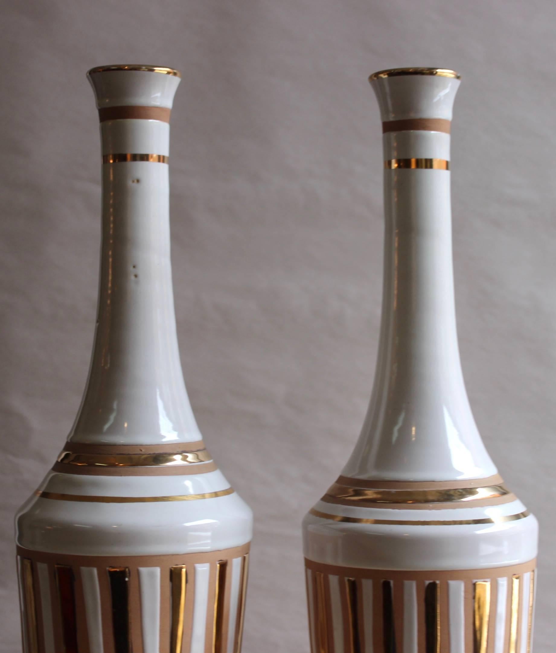 Vasen aus italienischer Keramik aus den 1970er Jahren im Zustand „Gut“ im Angebot in New York, NY