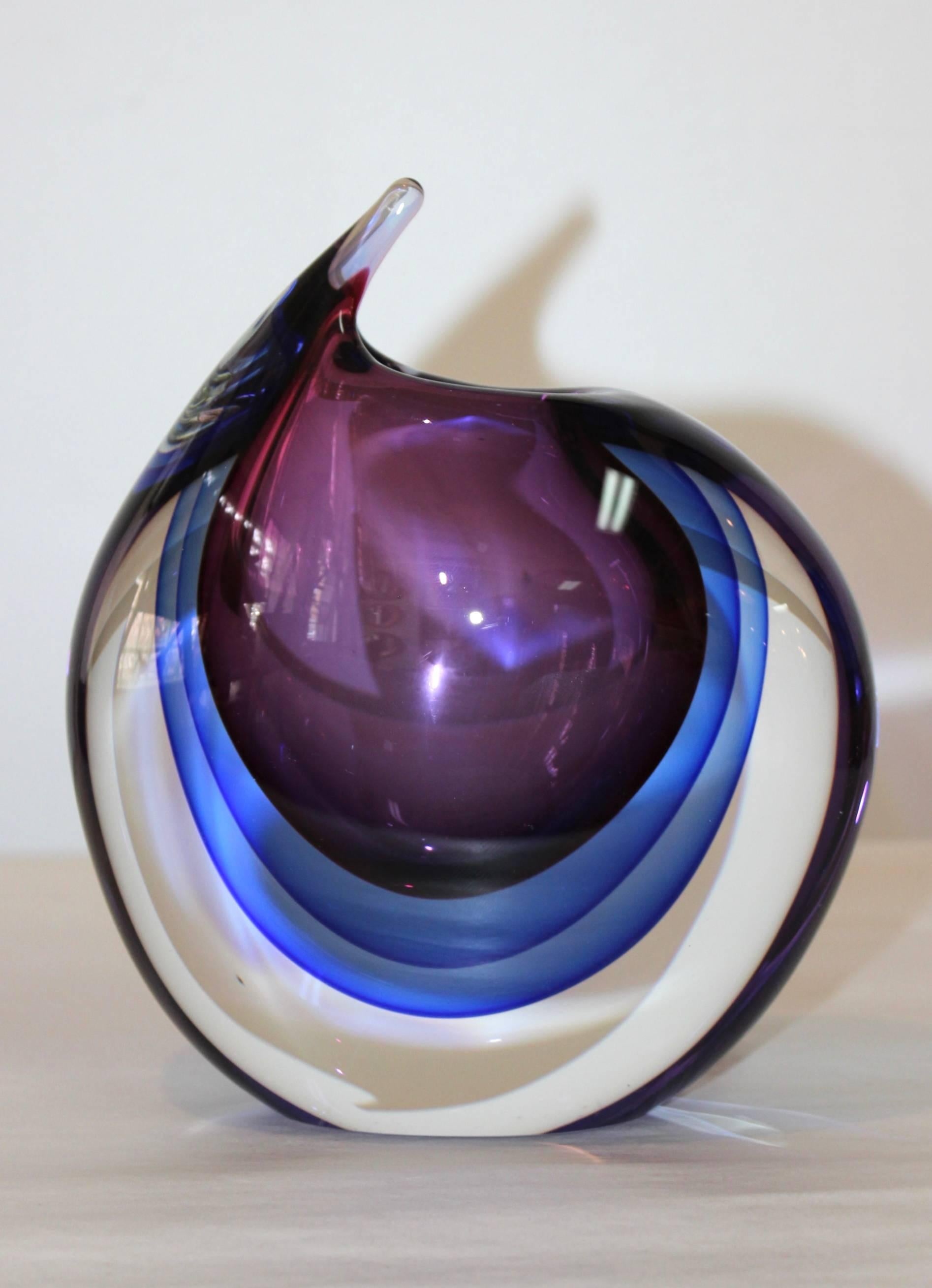 1970s modernist Murano glass vase in the style of Luigi Onesto.