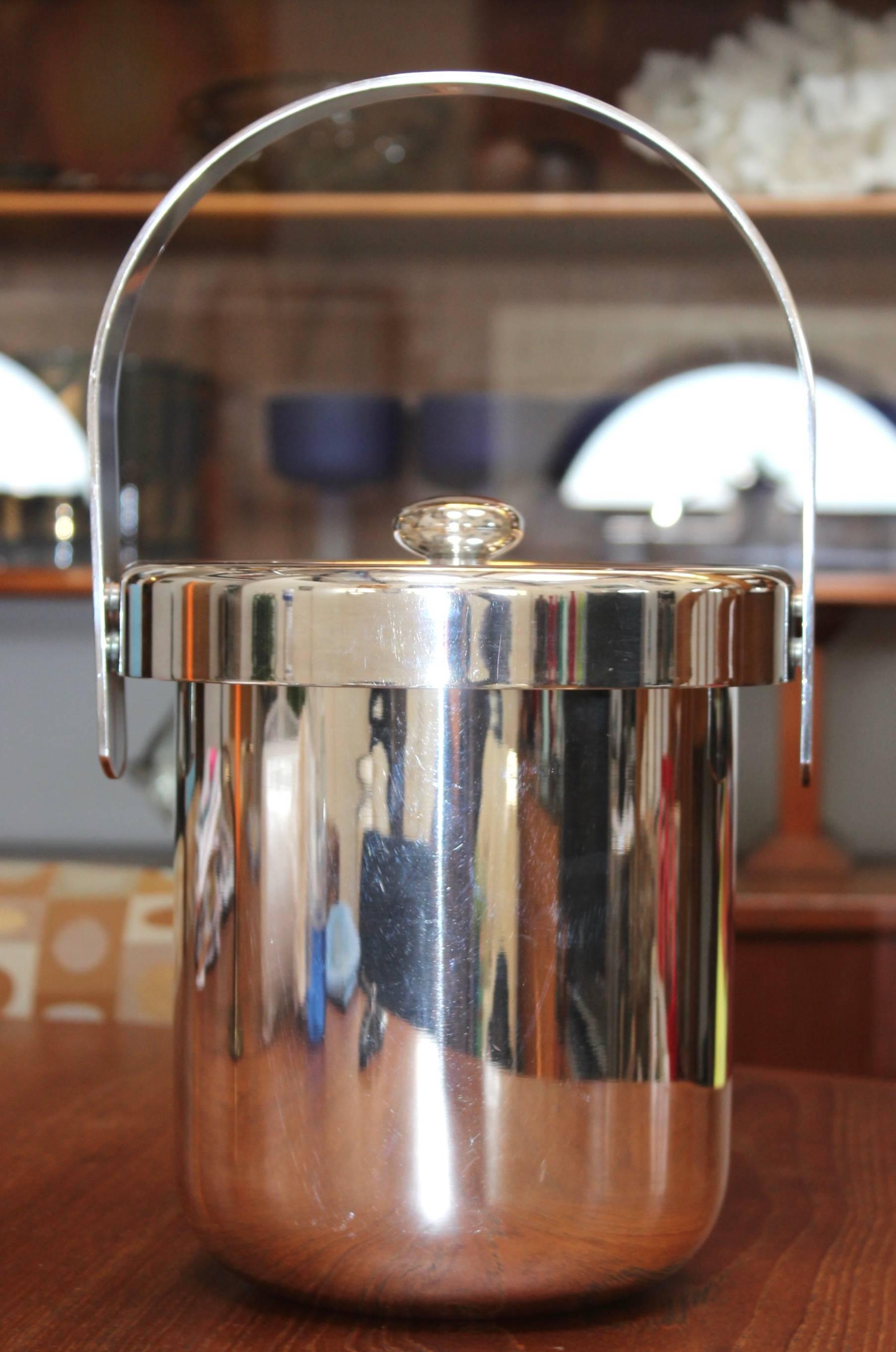 1960s silver plate Italian Ice bucket by Argente.

Height without the handle 9''.