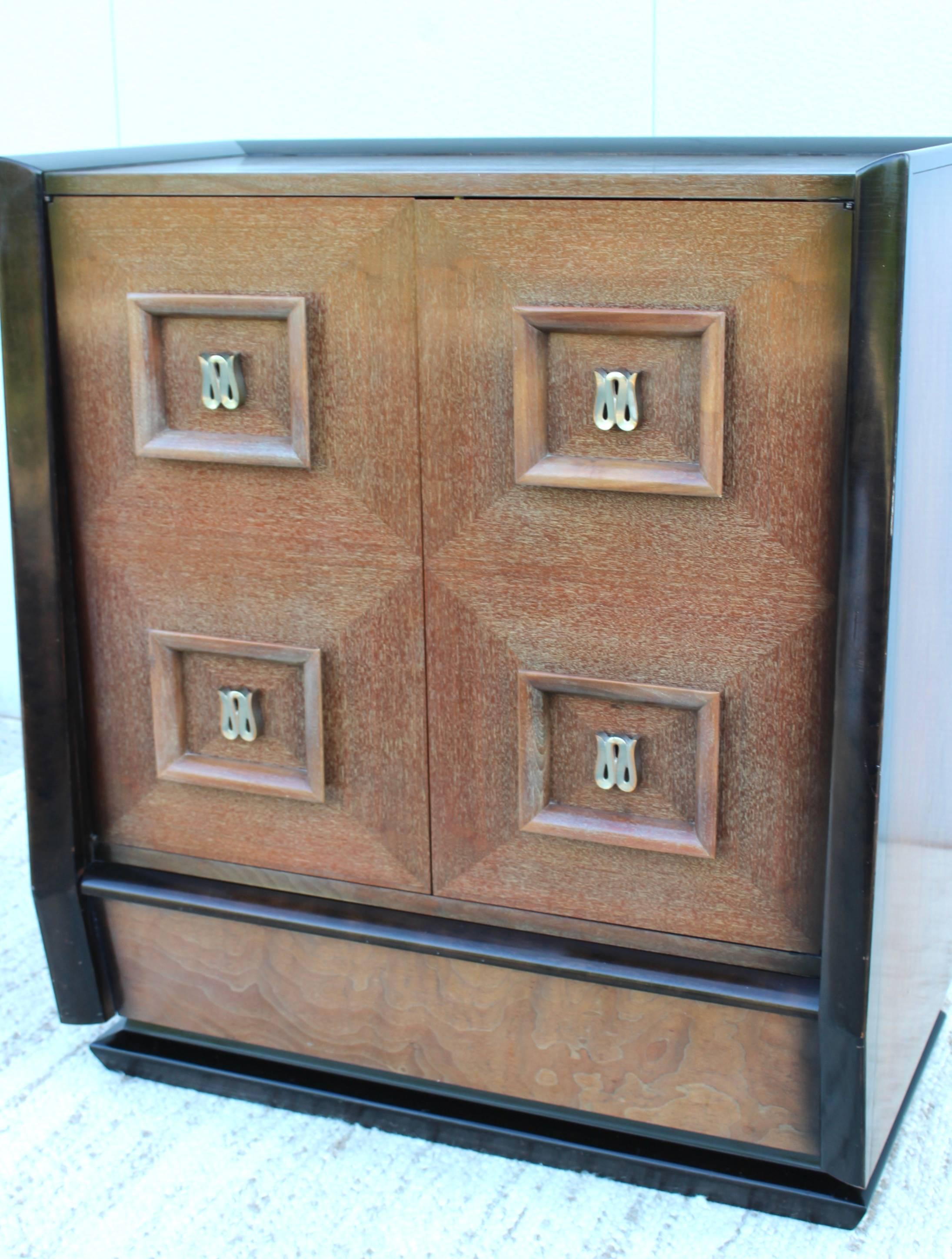 James Mont Style Chest of Drawers im Zustand „Gut“ in New York, NY