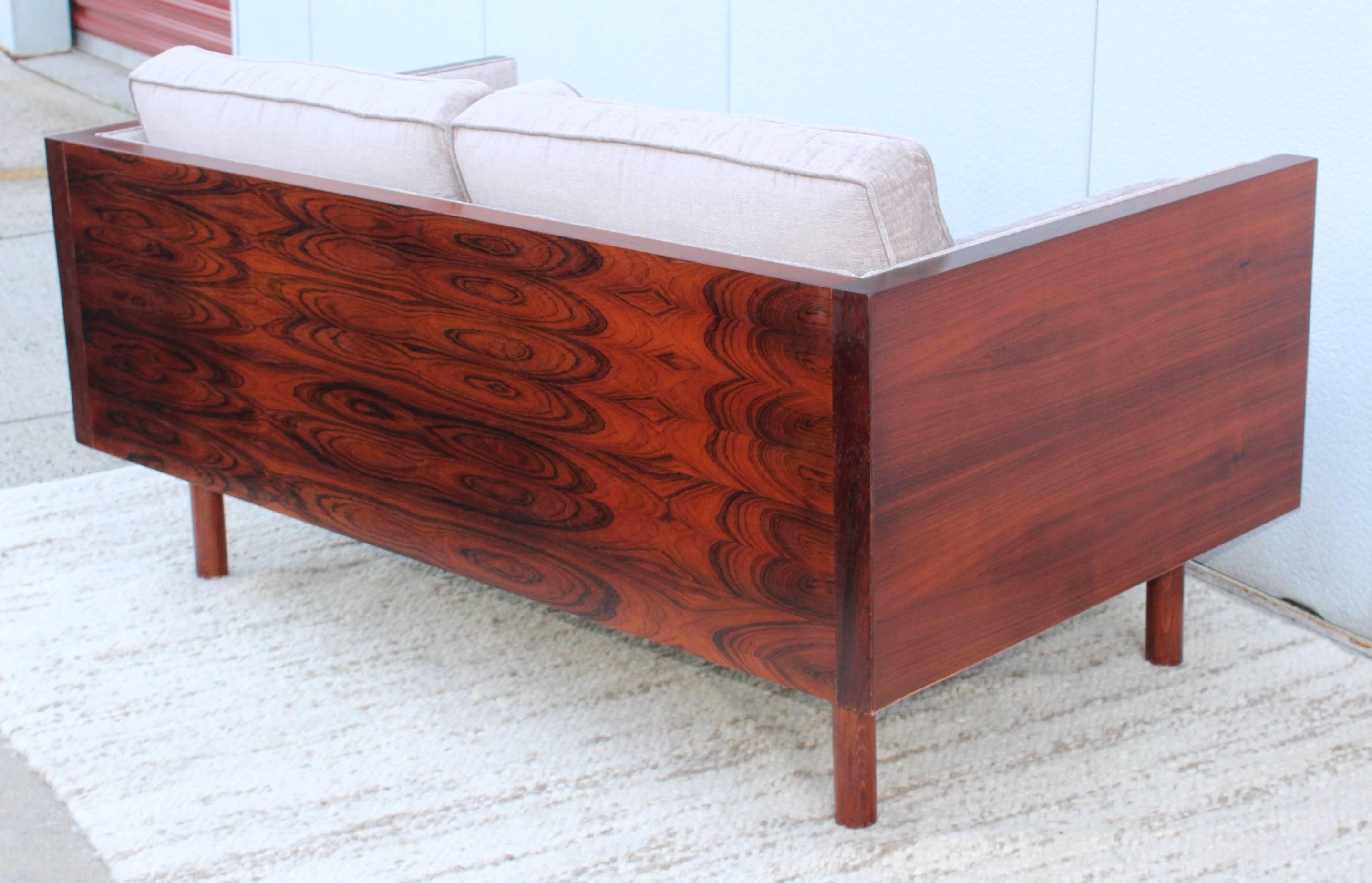 Milo Baughman Style Rosewood Case Loveseat In Good Condition In New York, NY