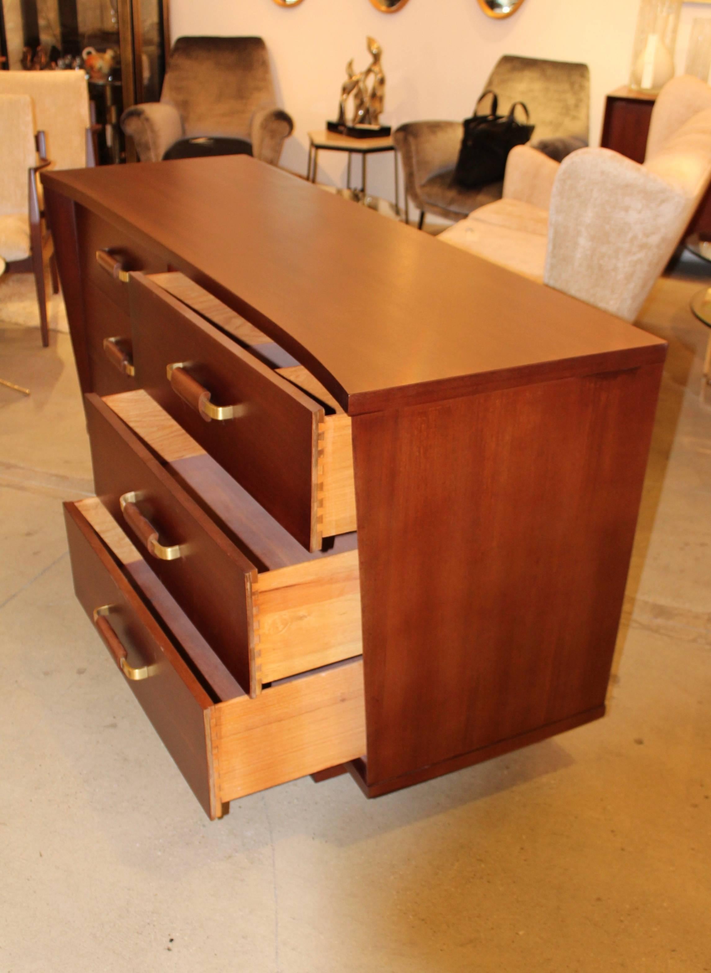 American 1960s, Modern Curved Front Dresser
