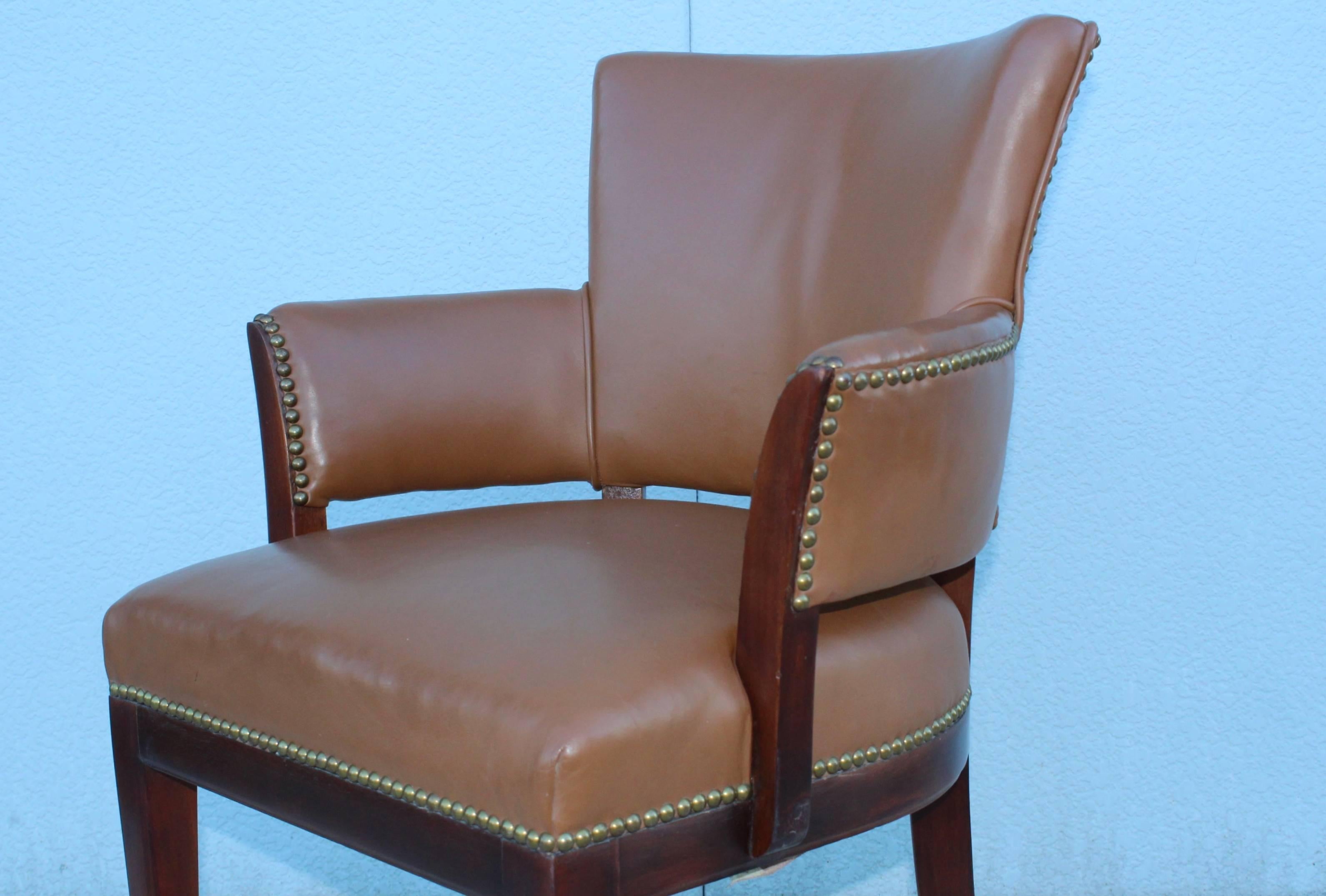 1960s Walnut and Leather Armchair In Good Condition In New York, NY