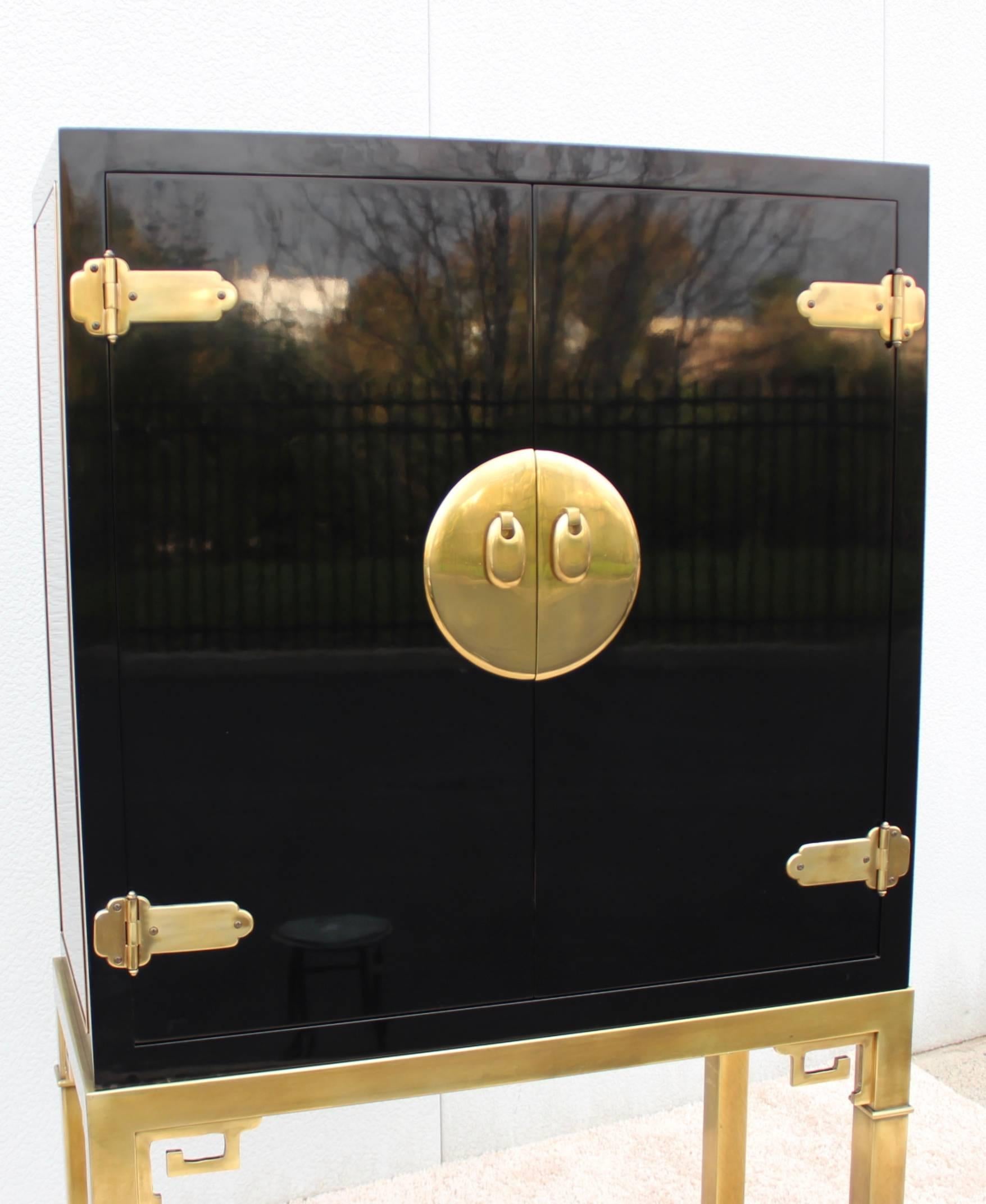 Mastercraft Brass & Lacquered Bar Cabinet In Good Condition In New York, NY