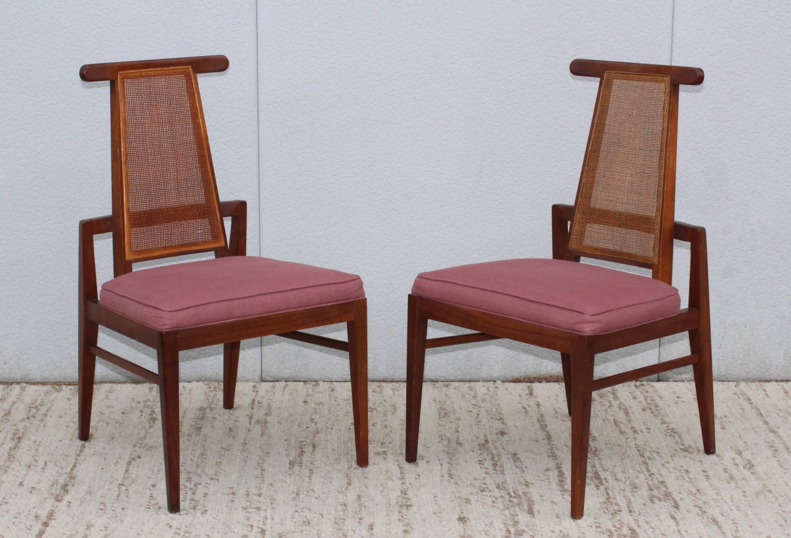 Foster McDavid Walnut Dining Chairs In Good Condition In New York, NY