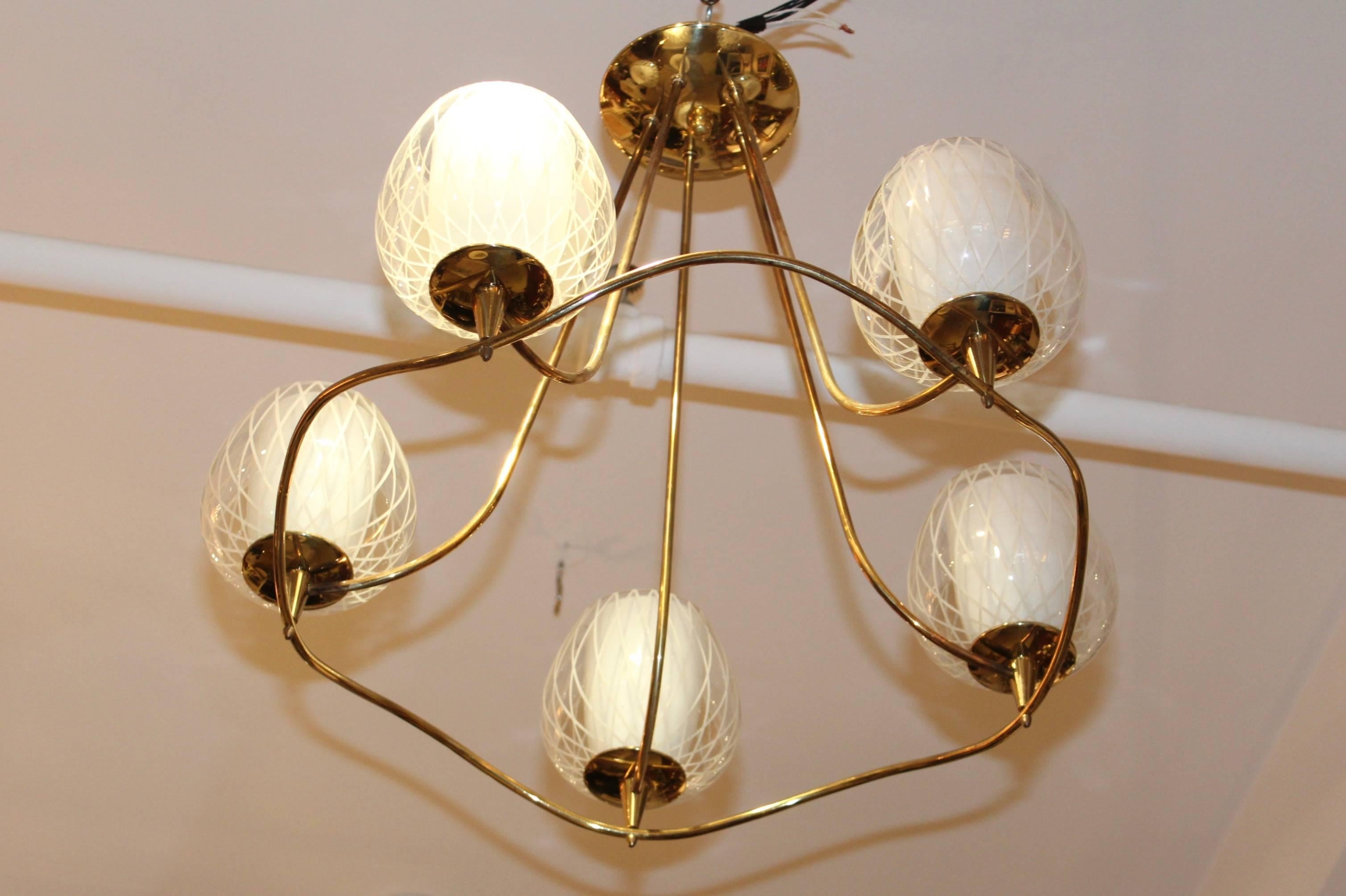 Lightolier Brass and Glass Chandelier In Good Condition In New York, NY