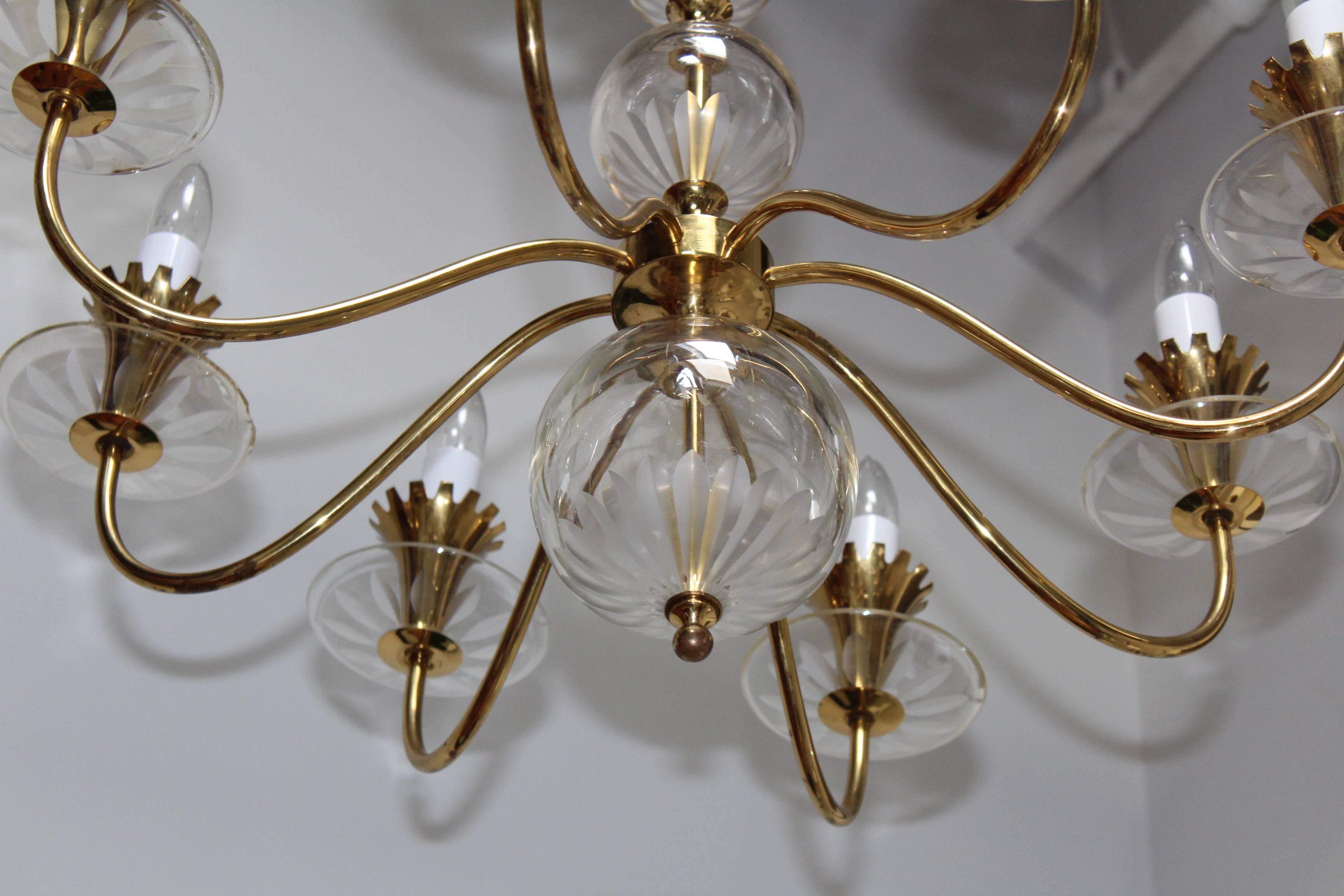 1950s Brass and Etched Glass Chandelier by Lightolier In Good Condition In New York, NY