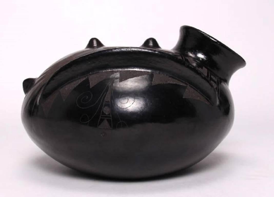 Mid-Century Modern Barro Negro Vessel by Rigoberto Mateos Ortega For Sale