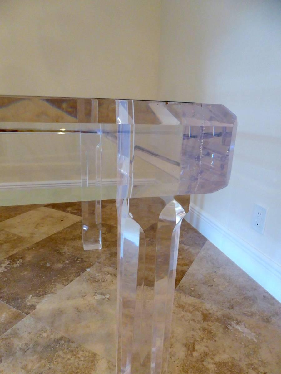 Massive Lucite Dining Table In Good Condition For Sale In Palm Beach Gardens, FL