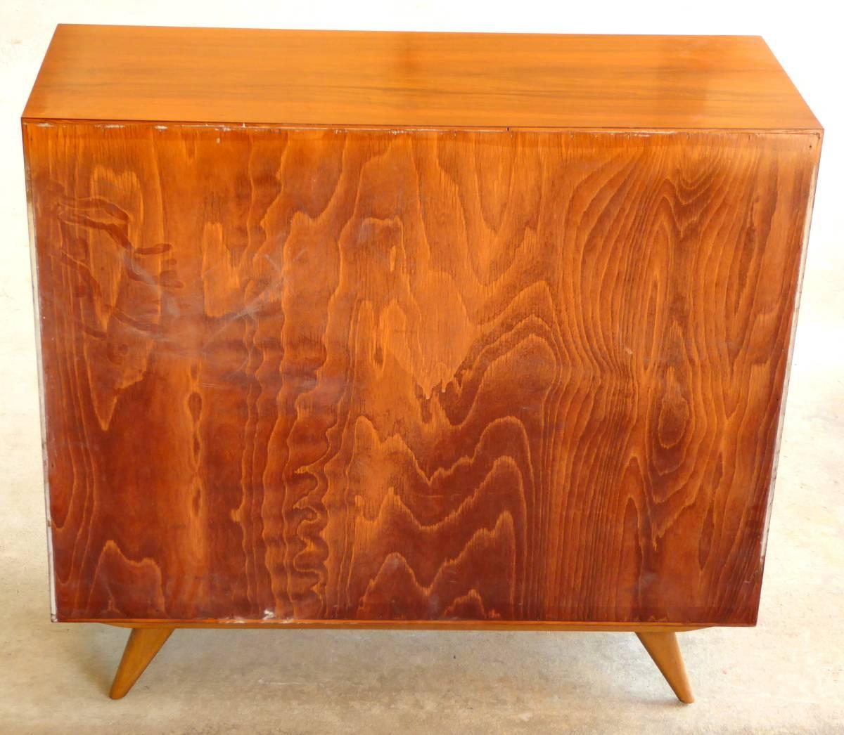 Gentleman's Chest by J.O. Carlssons In Good Condition For Sale In Palm Beach Gardens, FL
