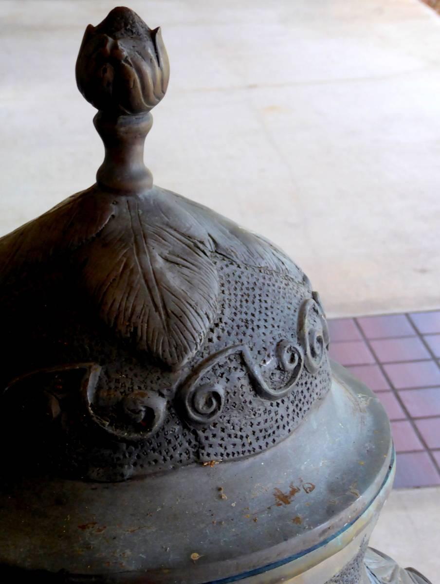 Monumental Bronze Garden Urn, Planter, or Jadiniere In Good Condition For Sale In Palm Beach Gardens, FL