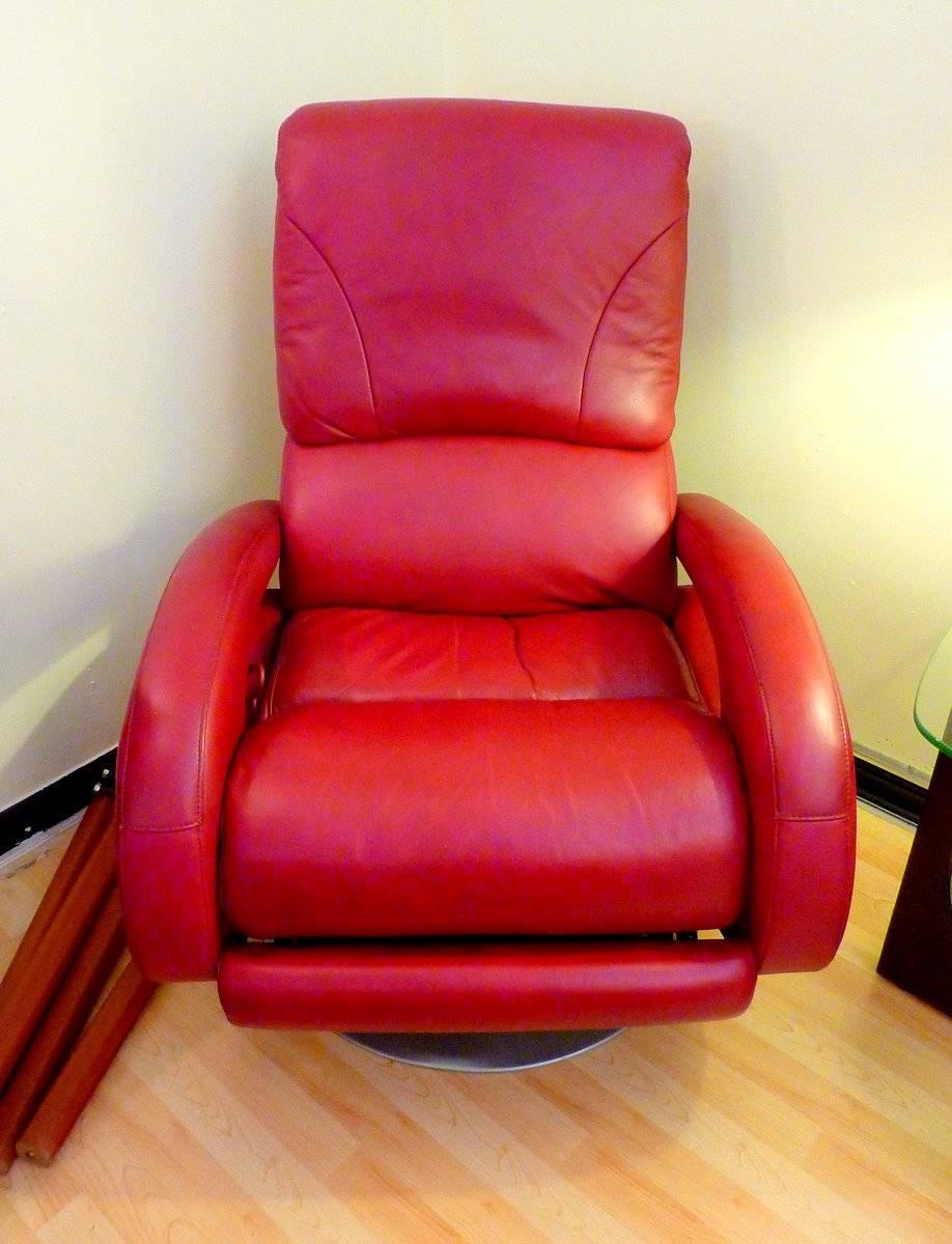 Without exception the most comfortable chair you've ever experienced. Bold red leather in a decidedly modern design makes this chair extra special. Made by Lane, so you know it’s quality you can trust.

A few important notes about all items