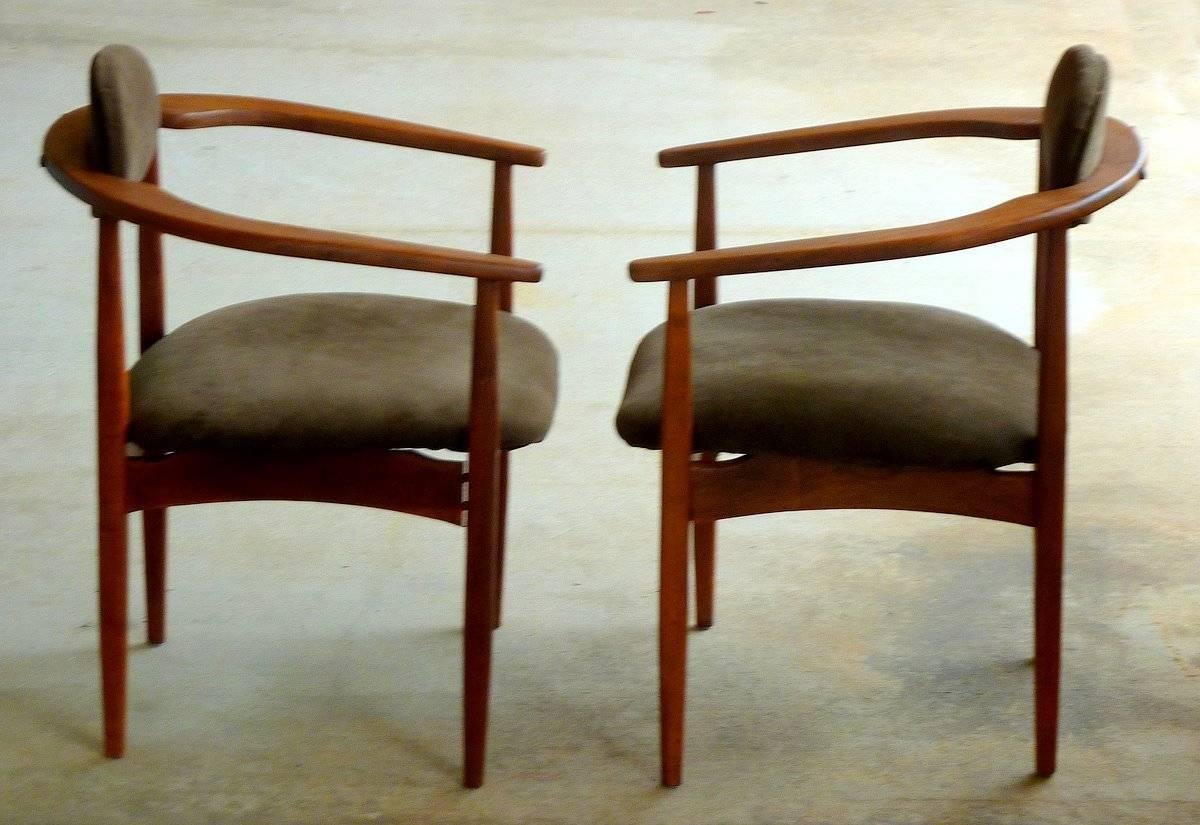 Mid-Century Modern Pair of Armchairs by Adrian Pearsall