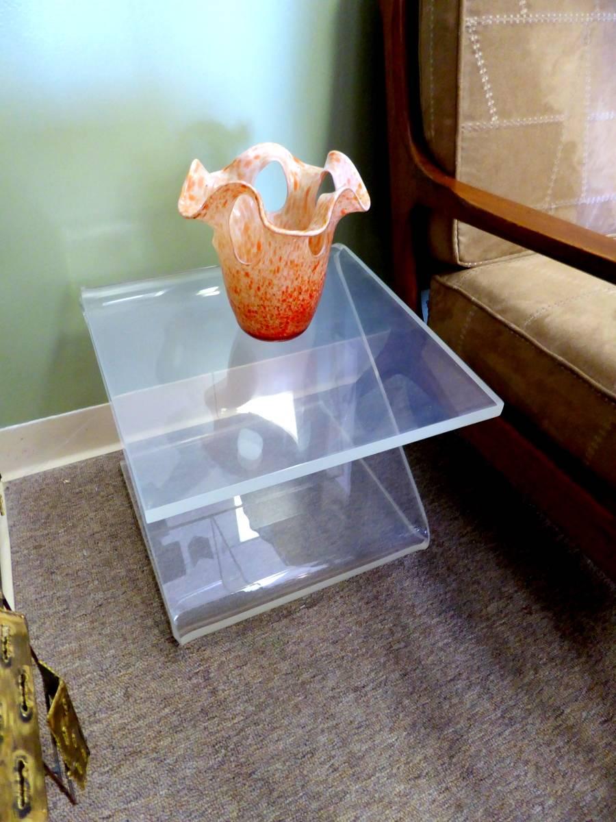 Lucite Z Occasional Table by John Mascheroni In Good Condition In Palm Beach Gardens, FL