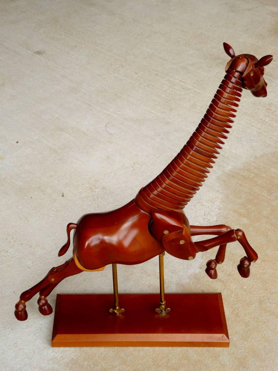 Articulating Giraffe Sculpture or Artist's Model In Good Condition For Sale In Palm Beach Gardens, FL