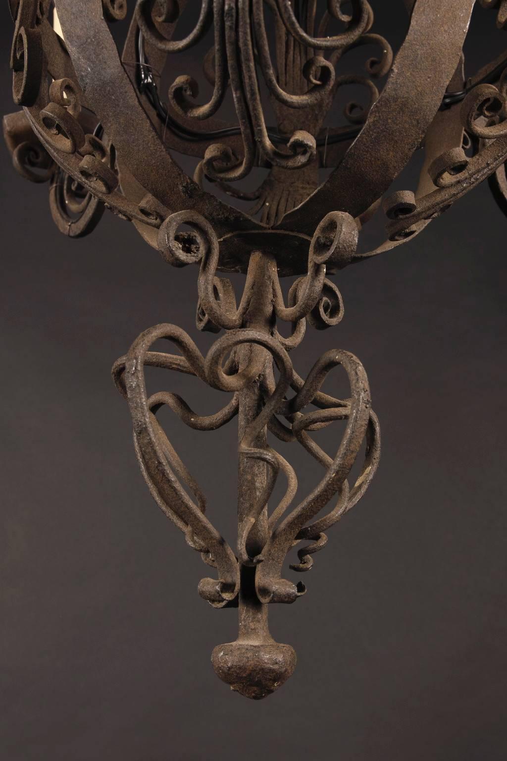 Fer Lustre sphérique en fer forgé français du XVIIIe siècle en vente