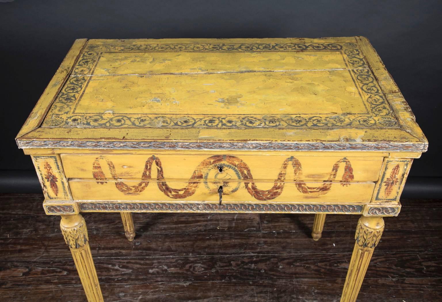 italien Table Louis XVI peinte à la main au XVIIIe siècle en vente