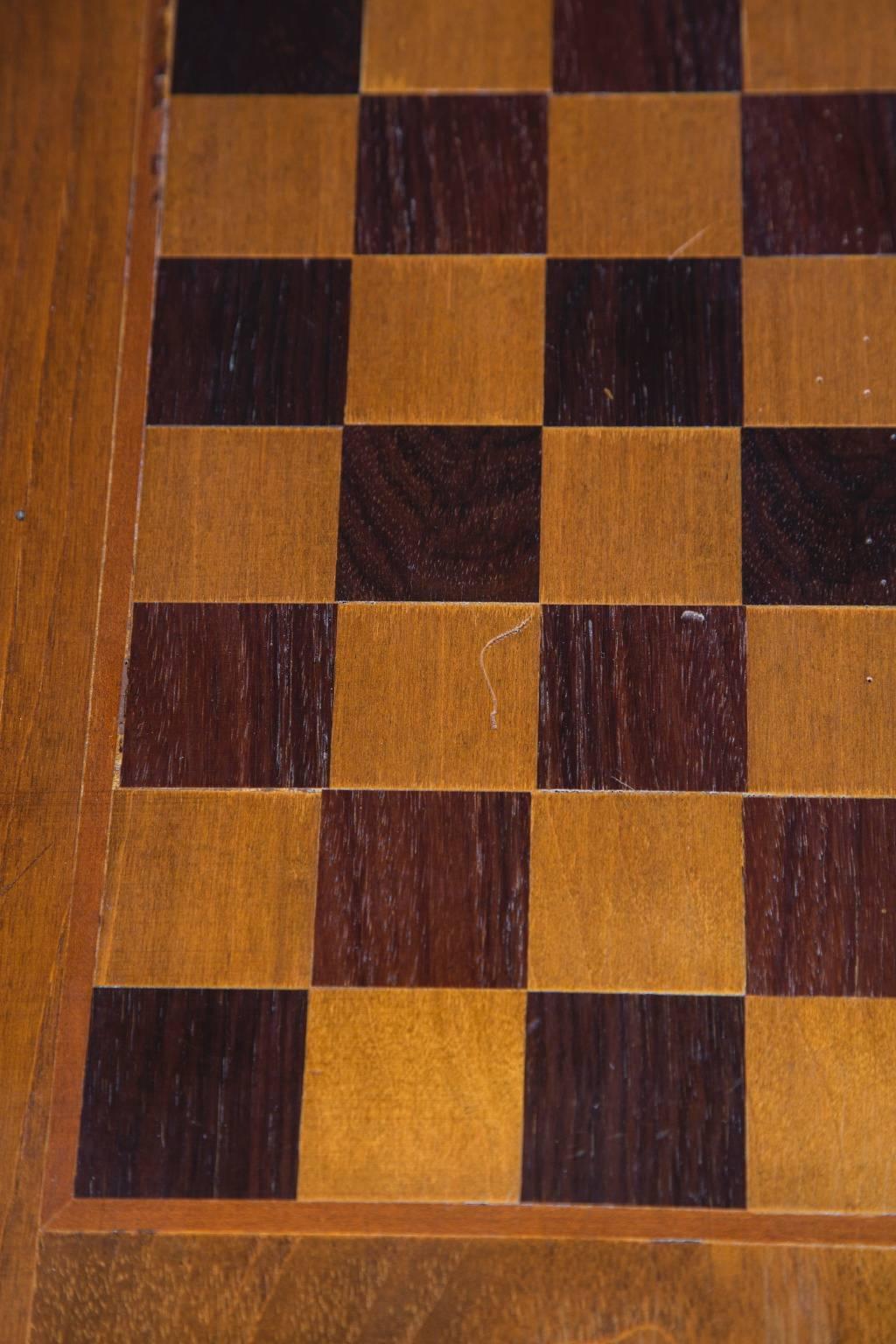 Wood Italian 20th Century Game Table with Inlaid Chess/Checkerboard and Cabriole Legs For Sale