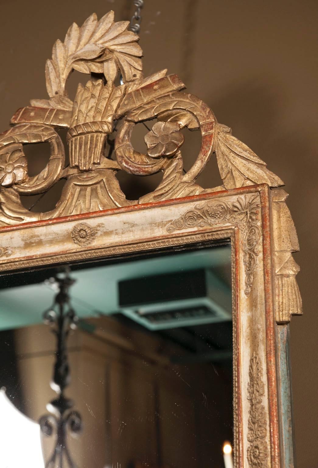 Gold Leaf Painted and Carved Mirror, Early 19th Century French, Louis XVI In Good Condition For Sale In New Orleans, LA