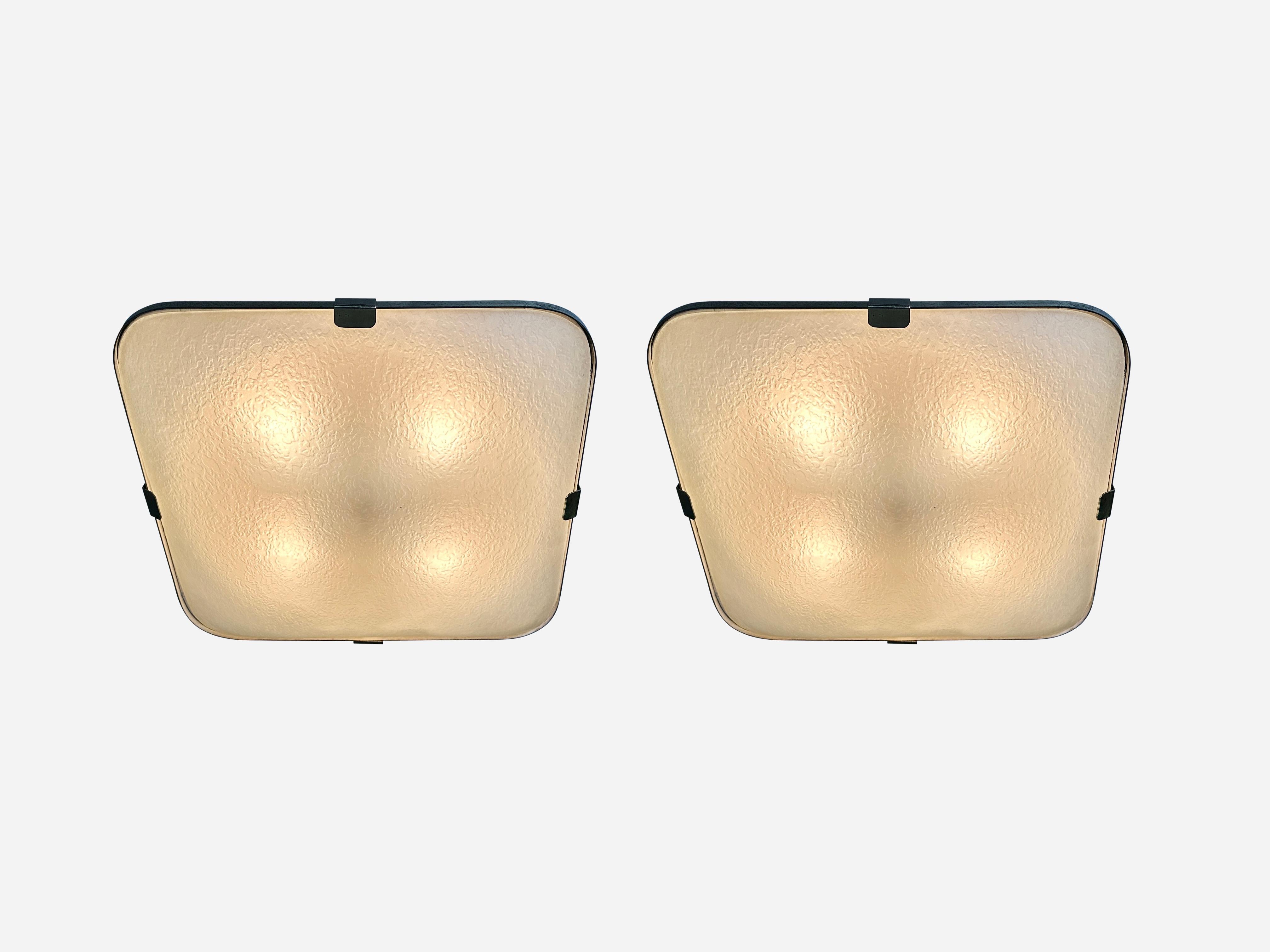 Fontana Arte ceiling light model 1485
Designed and manufactured in Italy in 1960s
Takes 4 medium base bulbs.
Complimentary US rewiring upon request.
Price is for 1 light.
2 lights are available