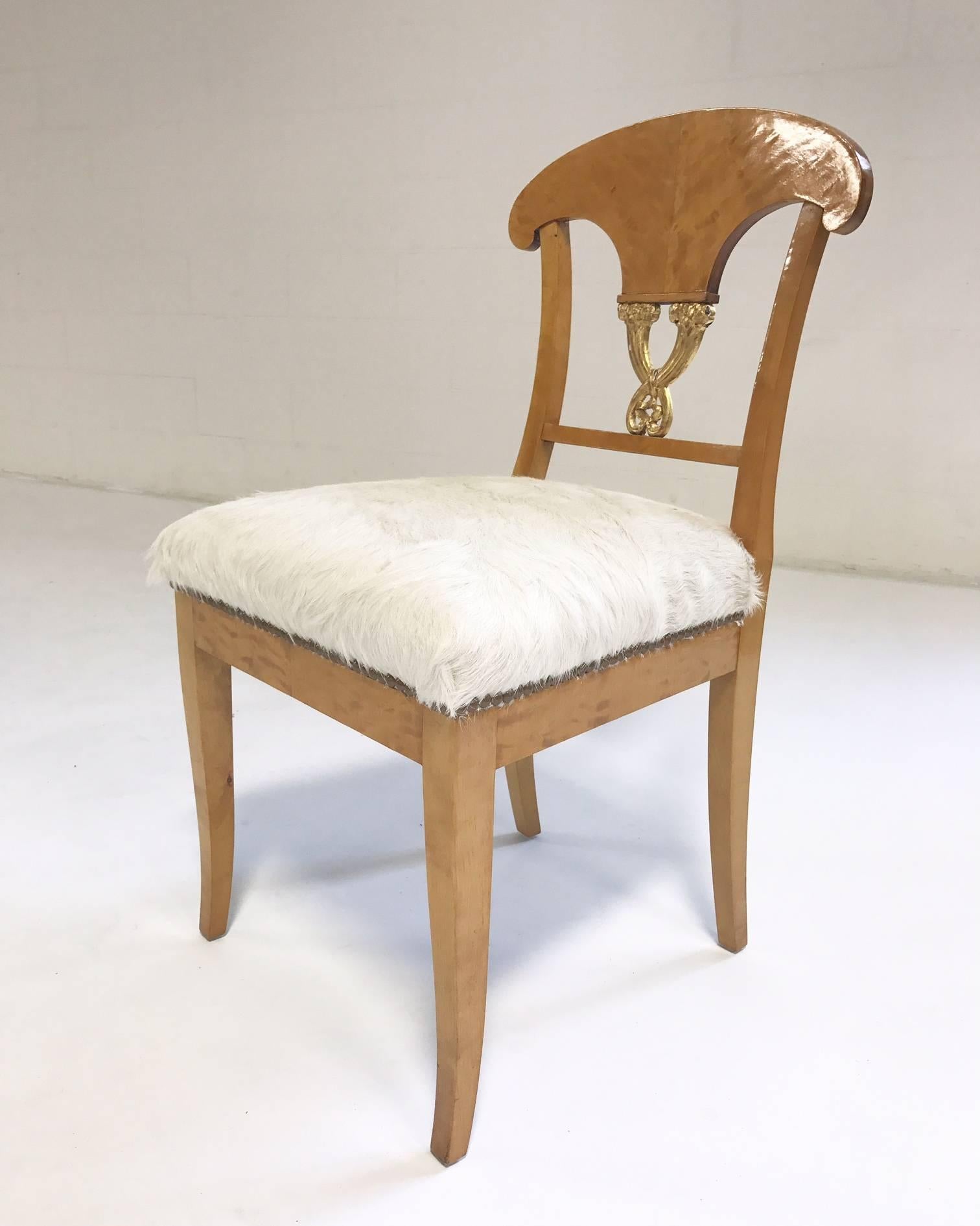 Austrian Pair of Satin Birch Biedermeier Chairs in Ivory Brazilian Cowhide, circa 1820