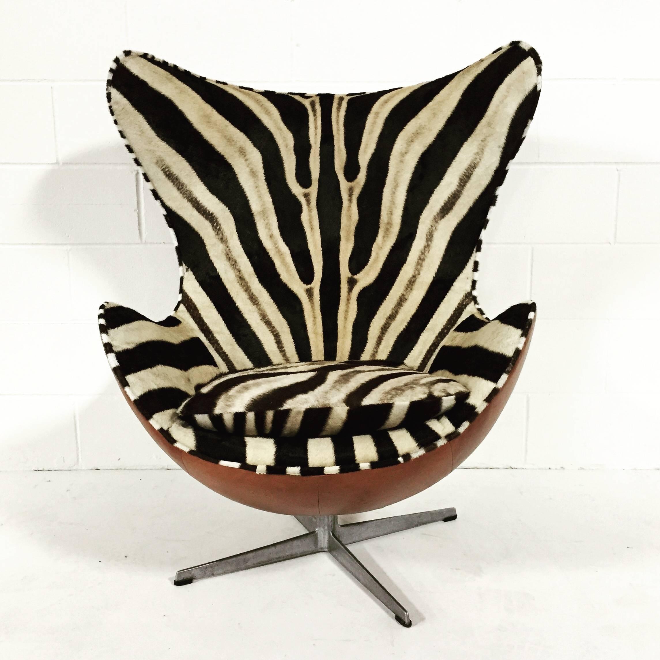 Arne Jacobsen Egg Chair in Zebra Hide and Leather In Excellent Condition In SAINT LOUIS, MO