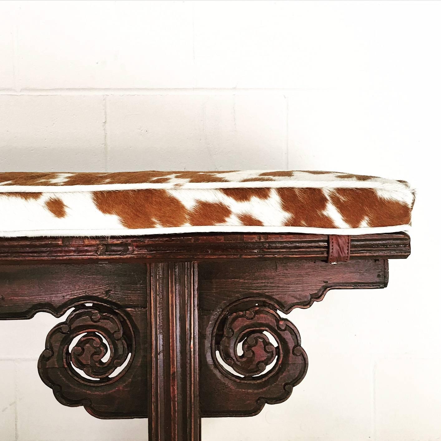 Vintage Chinese Bench with Double-Sided Carving and Brazilian Cowhide Cushion In Excellent Condition For Sale In SAINT LOUIS, MO