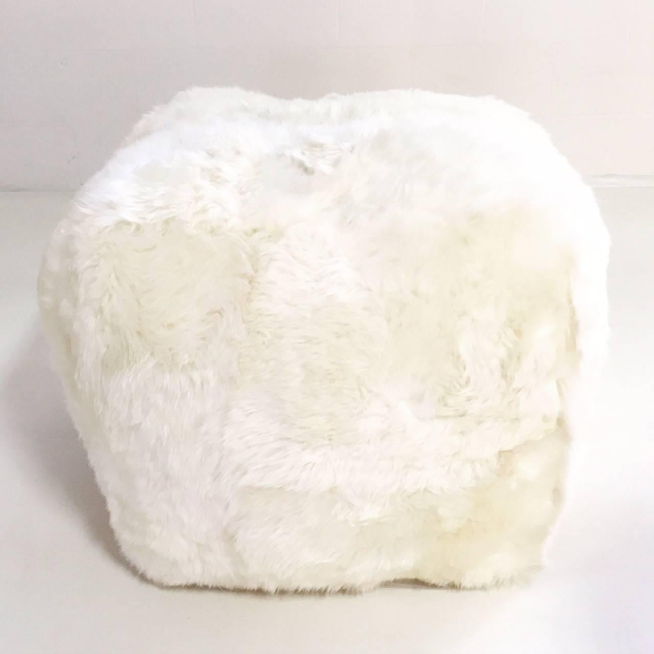Sheepskin Cube Ottoman In Excellent Condition In SAINT LOUIS, MO