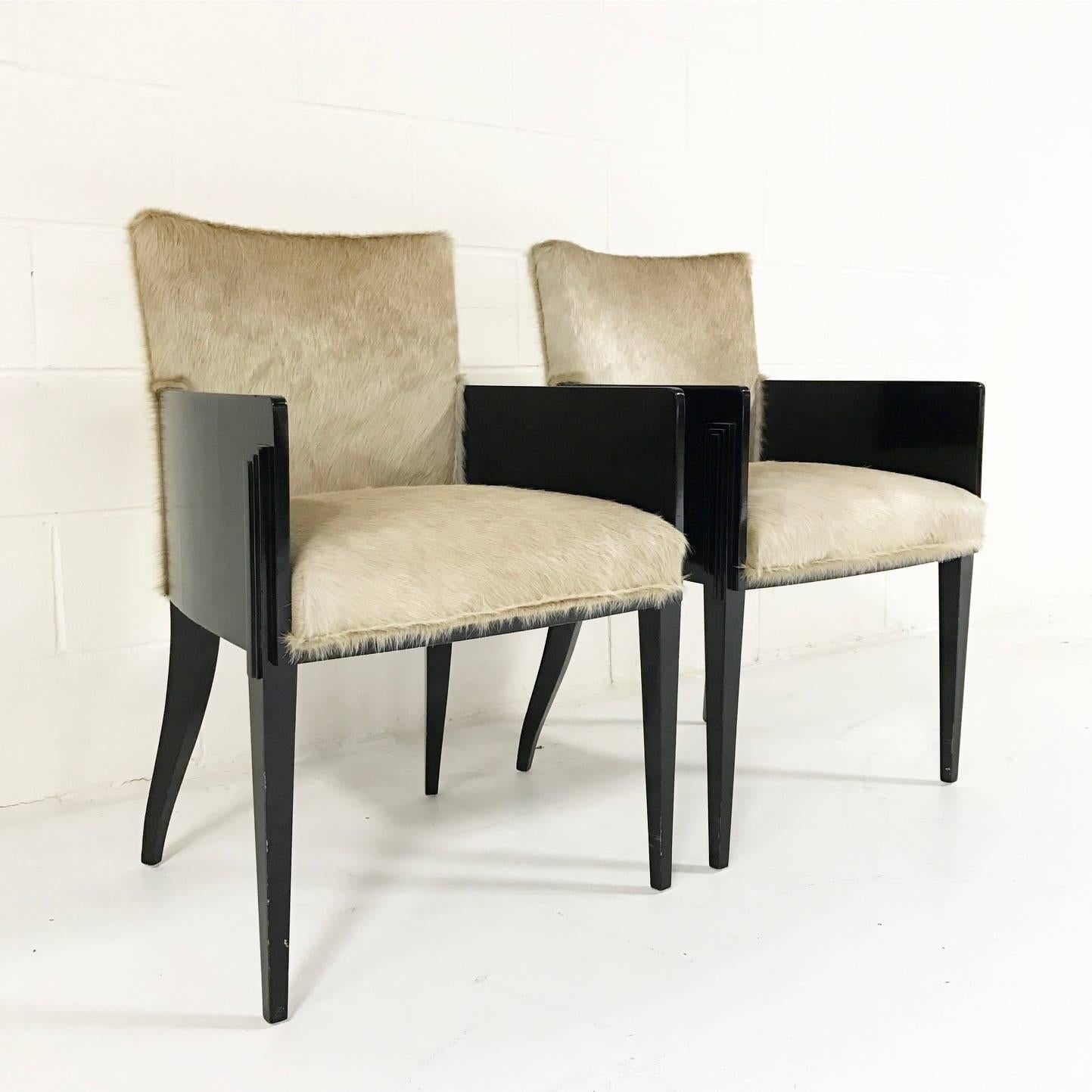 We love the color combination of khaki and black. So elegant. We collected these darling Art Deco style side chairs for their perfect Silhouette, those slanted legs! And we adore the juxtaposition of the slick and shiny high gloss black with the