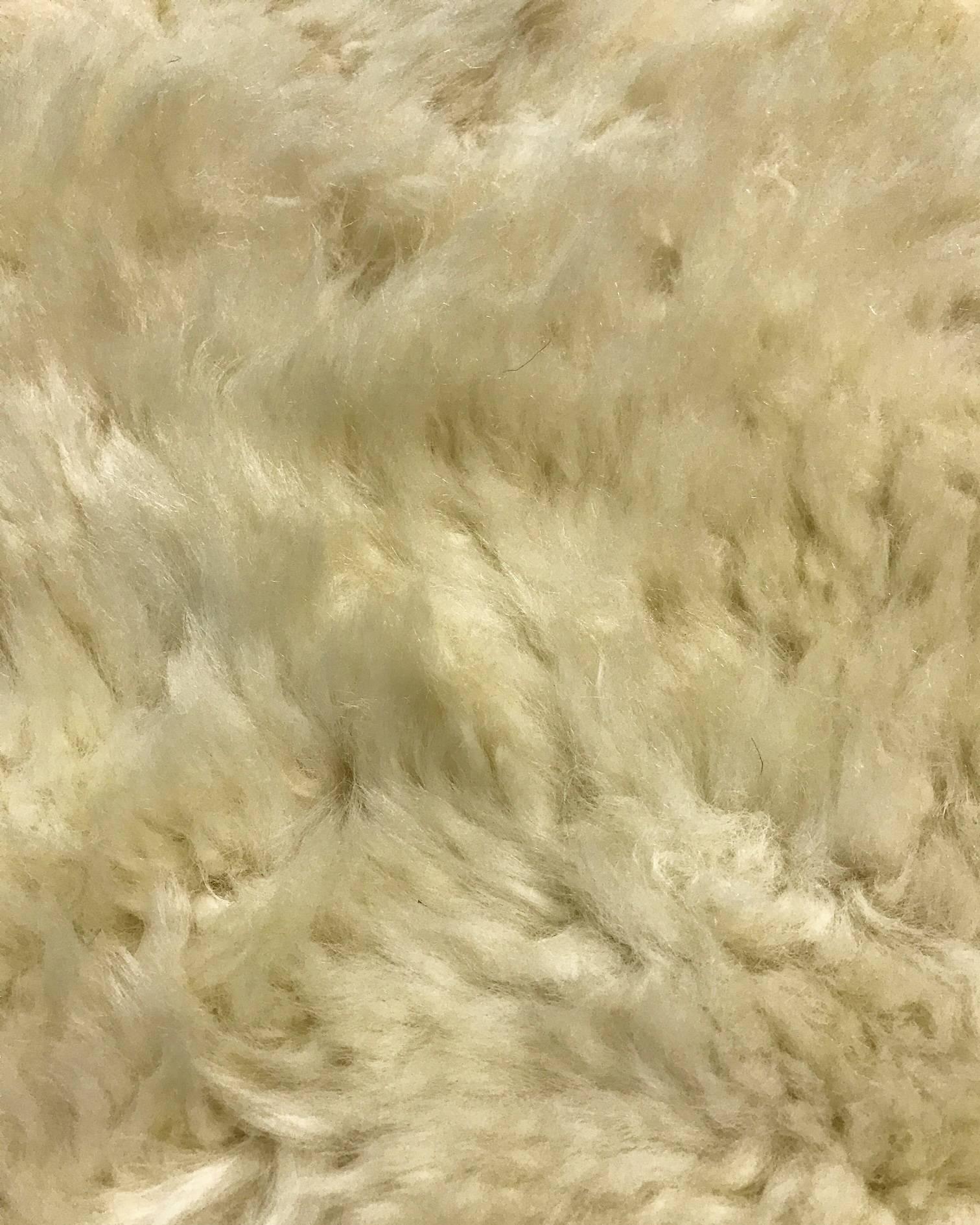 Brazilian Sheepskin Rug or Throw, Ivory In Excellent Condition In SAINT LOUIS, MO