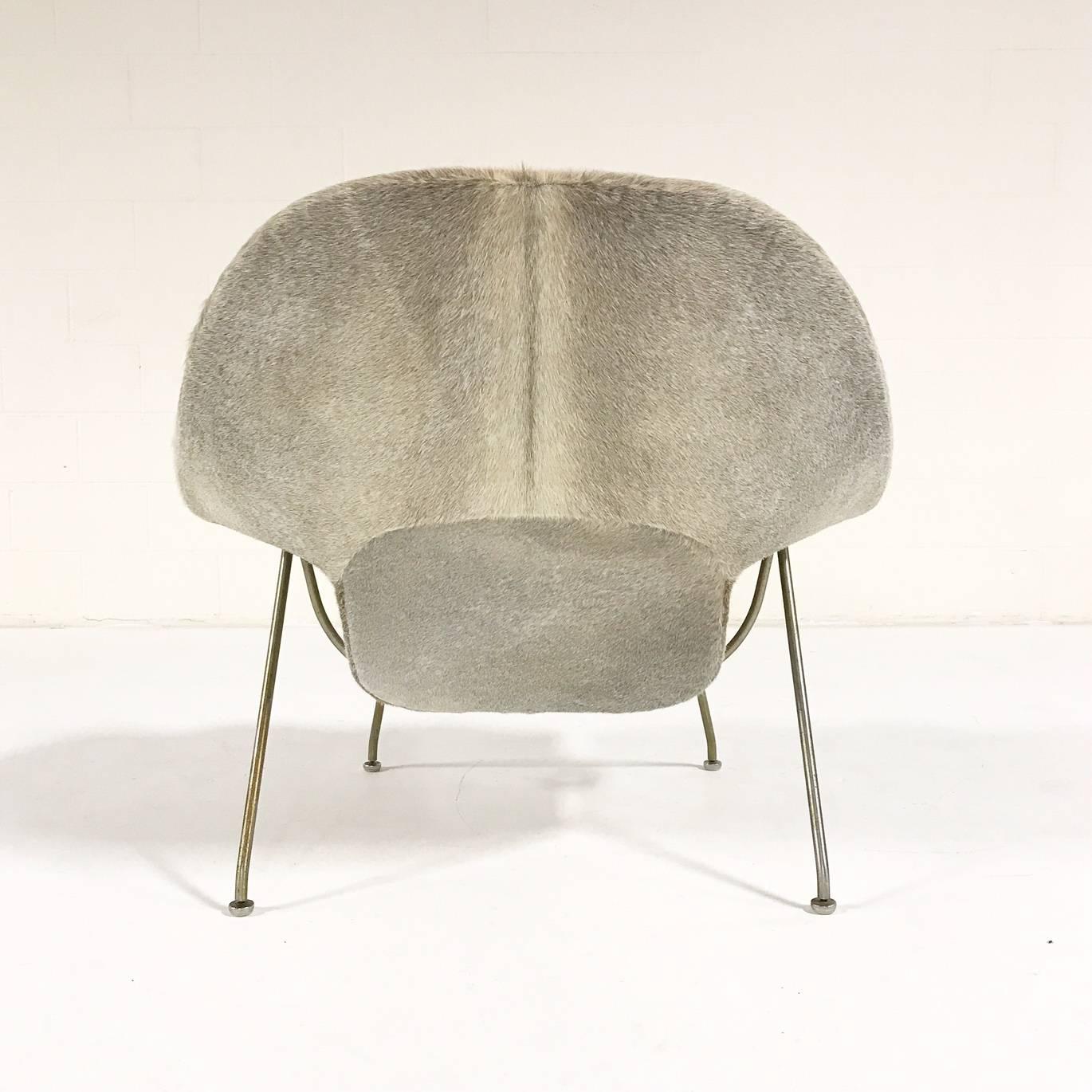 Mid-Century Modern Vintage Eero Saarinen Womb Chair Restored in Brazilian Cowhide, circa 1958